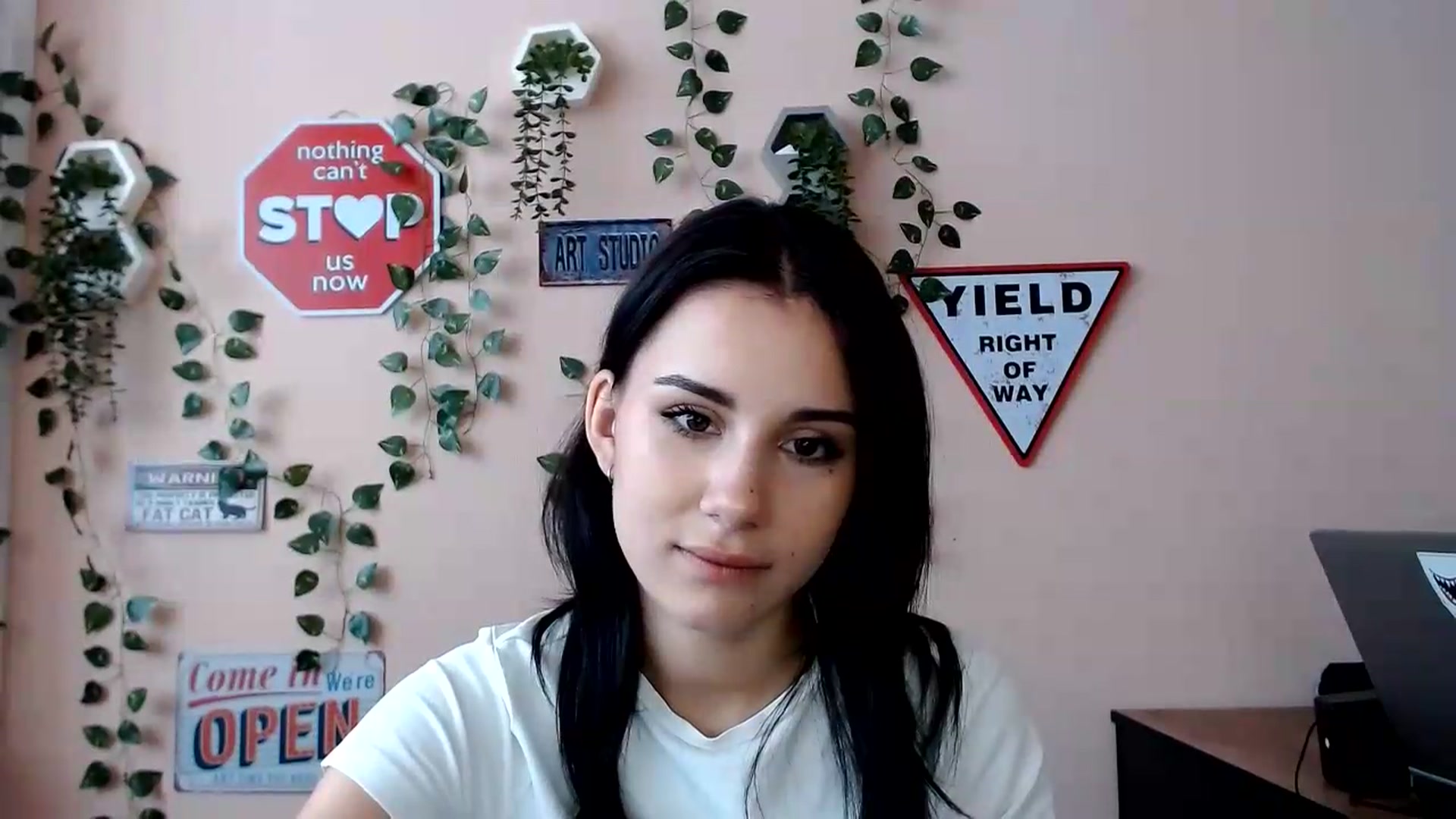 Gallery image thumbnail from Sangria_'s myfreecams stream on, 08/31/2026, 11:26 image 15 of 20