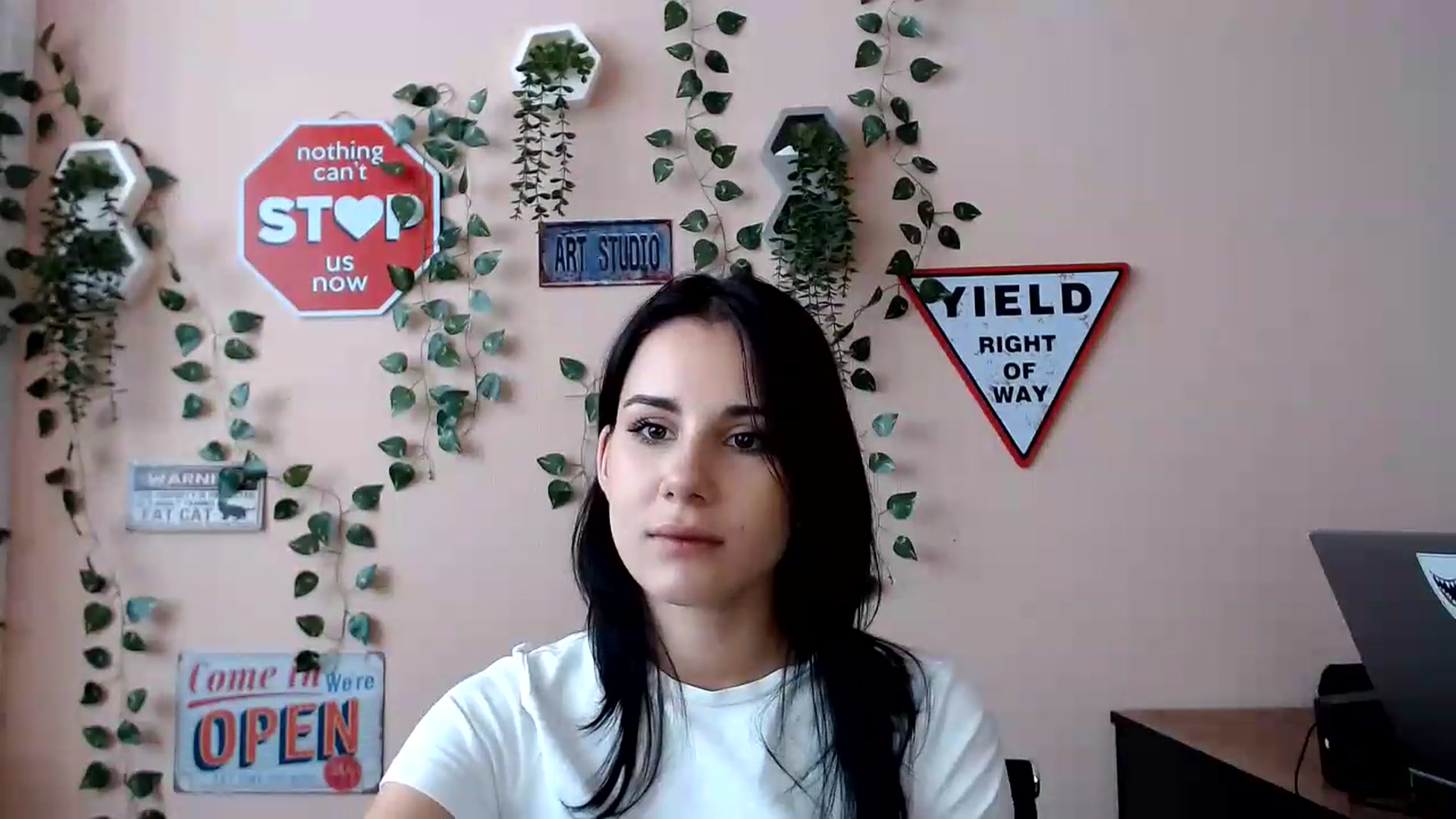 Gallery image thumbnail from Sangria_'s myfreecams stream on, 08/31/2026, 12:21 image 8 of 20