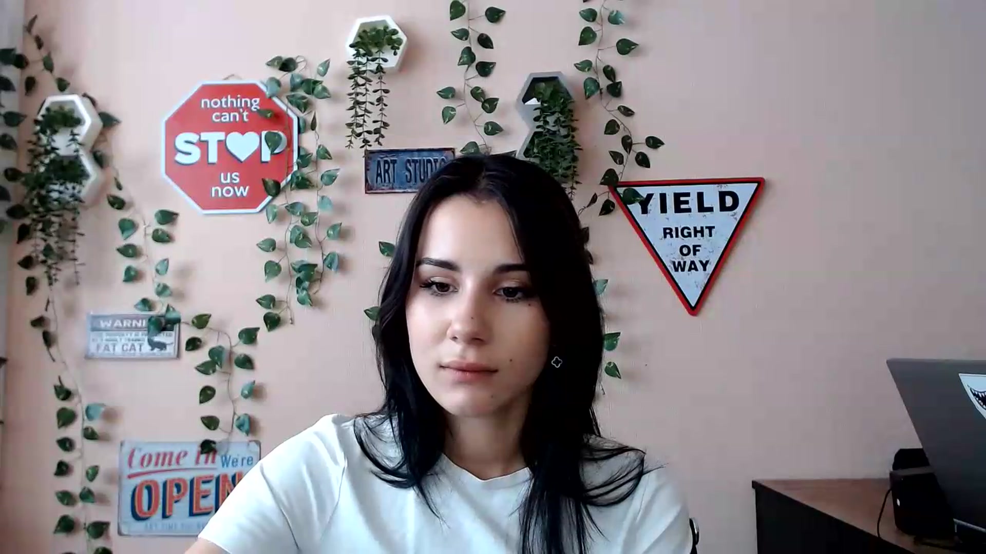 Gallery image thumbnail from Sangria_'s myfreecams stream on, 08/31/2026, 13:21 image 14 of 20