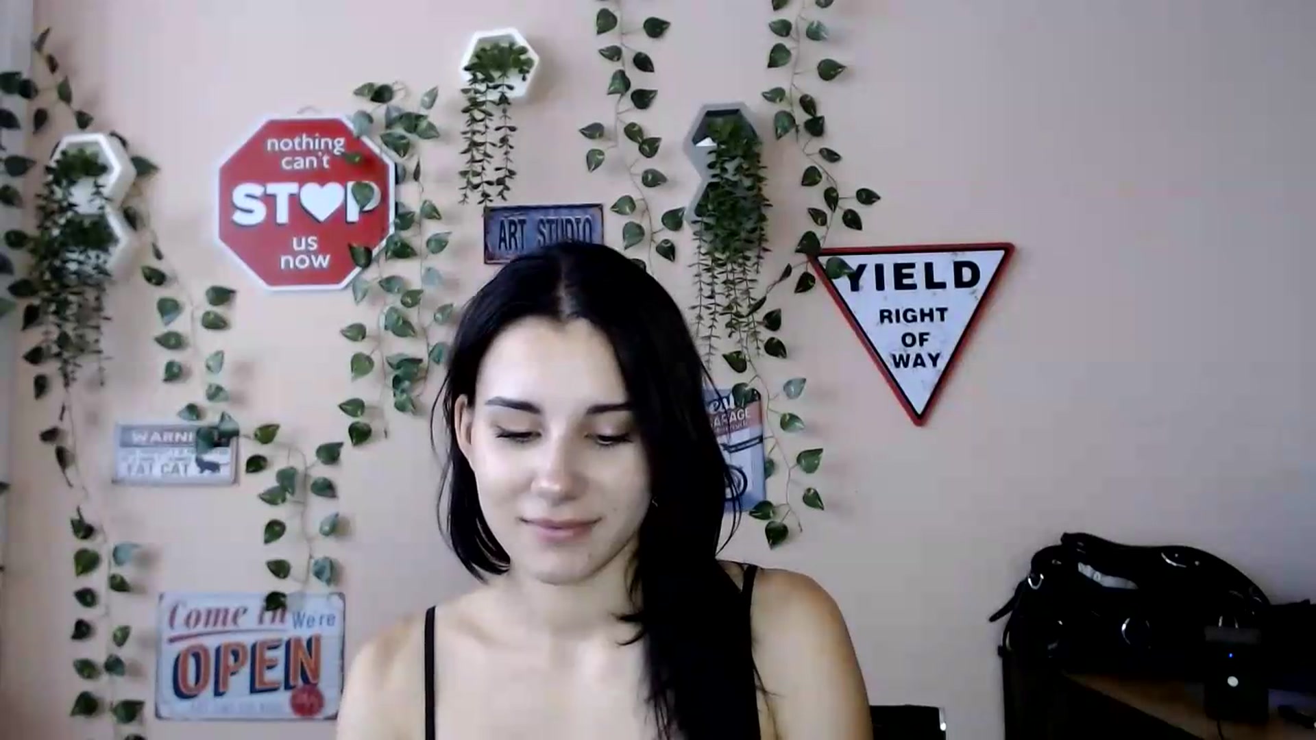 Gallery image thumbnail from Sangria_'s myfreecams stream on, 09/01/2026, 13:18 image 12 of 20