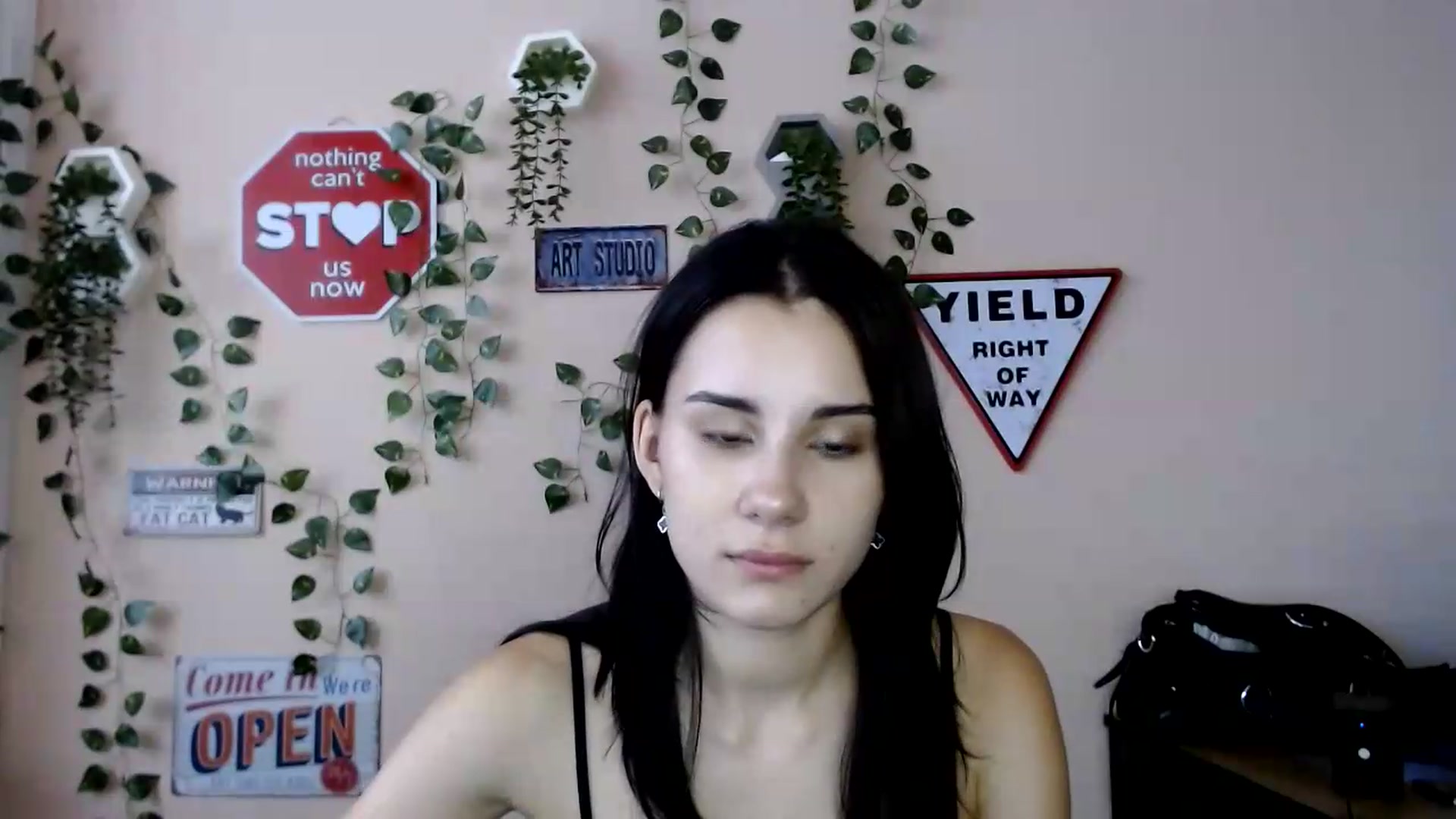 Gallery image thumbnail from Sangria_'s myfreecams stream on, 09/01/2026, 13:18 image 15 of 20