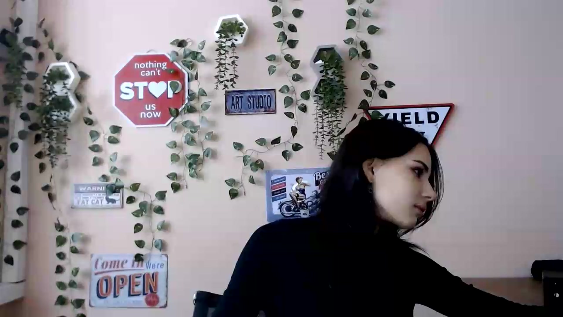 Gallery image thumbnail from Sangria_'s myfreecams stream on, 09/03/2026, 14:35 image 3 of 20
