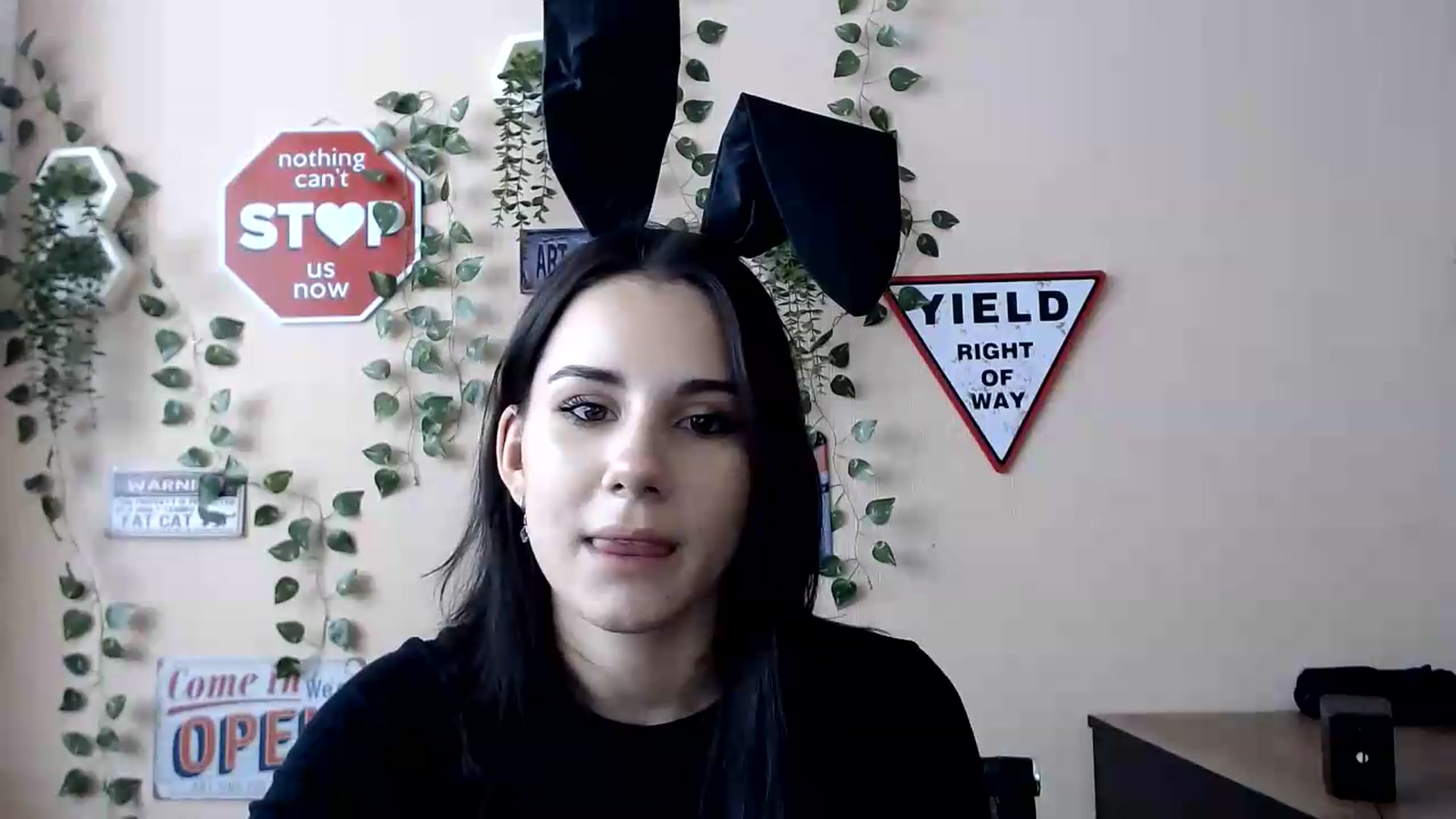 Gallery image thumbnail from Sangria_'s myfreecams stream on, 09/03/2026, 14:55 image 17 of 20