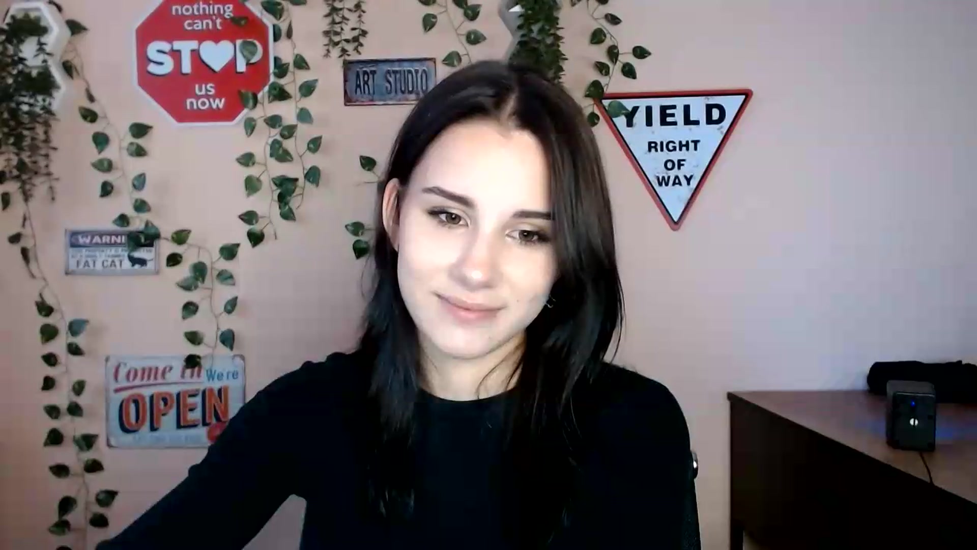 Gallery image thumbnail from Sangria_'s myfreecams stream on, 09/03/2026, 16:41 image 18 of 20