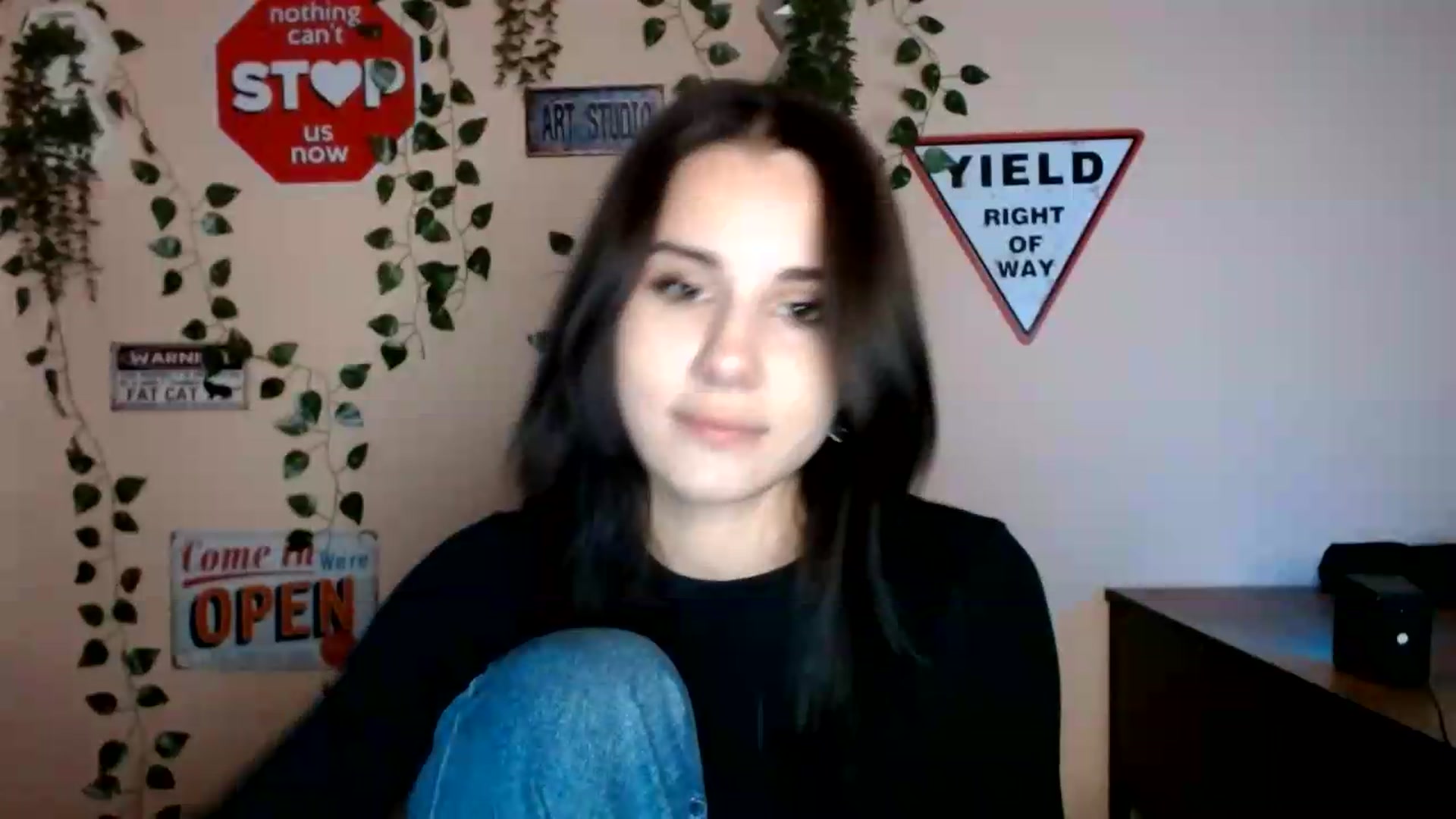 Gallery image thumbnail from Sangria_'s myfreecams stream on, 09/03/2026, 17:14 image 11 of 20