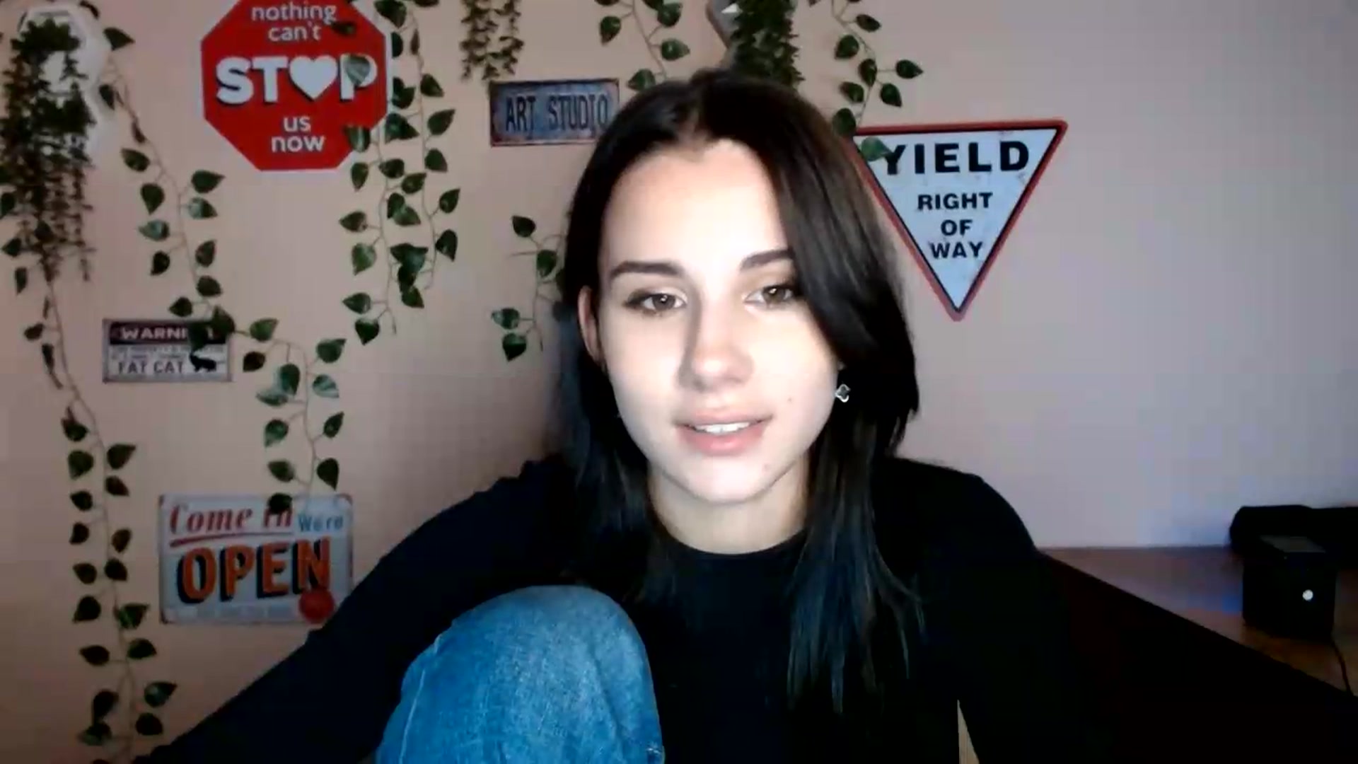 Gallery image thumbnail from Sangria_'s myfreecams stream on, 09/03/2026, 17:14 image 4 of 20