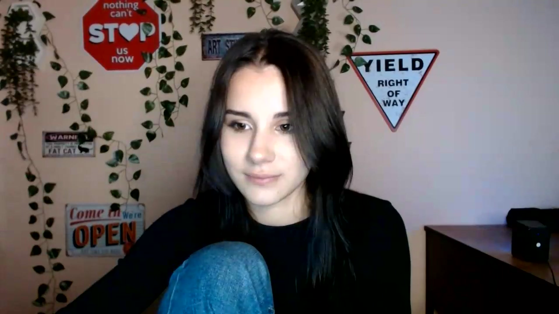 Gallery image thumbnail from Sangria_'s myfreecams stream on, 09/03/2026, 17:14 image 12 of 20