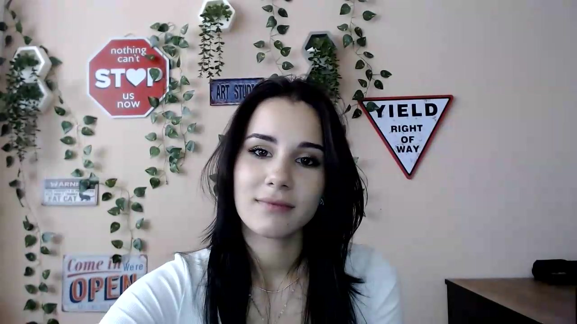 Gallery image thumbnail from Sangria_'s myfreecams stream on, 09/04/2026, 15:53 image 9 of 20