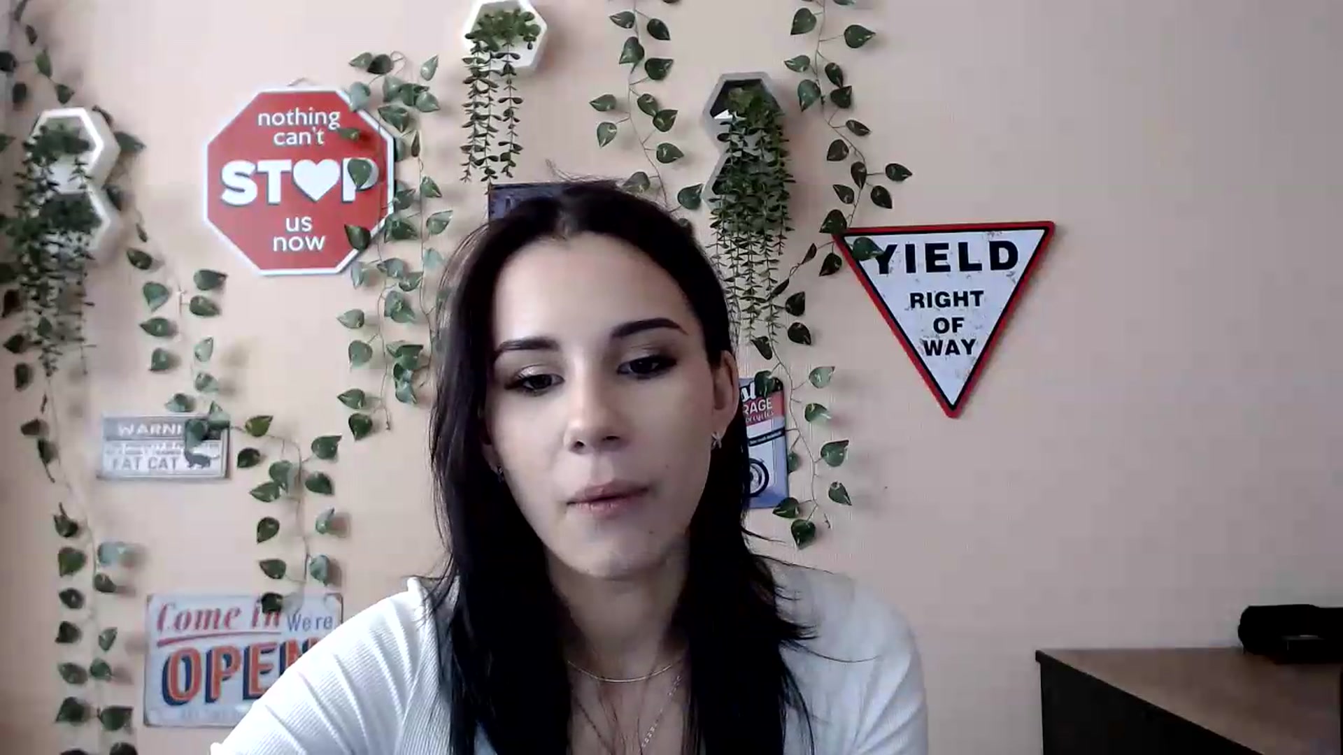 Gallery image thumbnail from Sangria_'s myfreecams stream on, 09/04/2026, 15:53 image 14 of 20