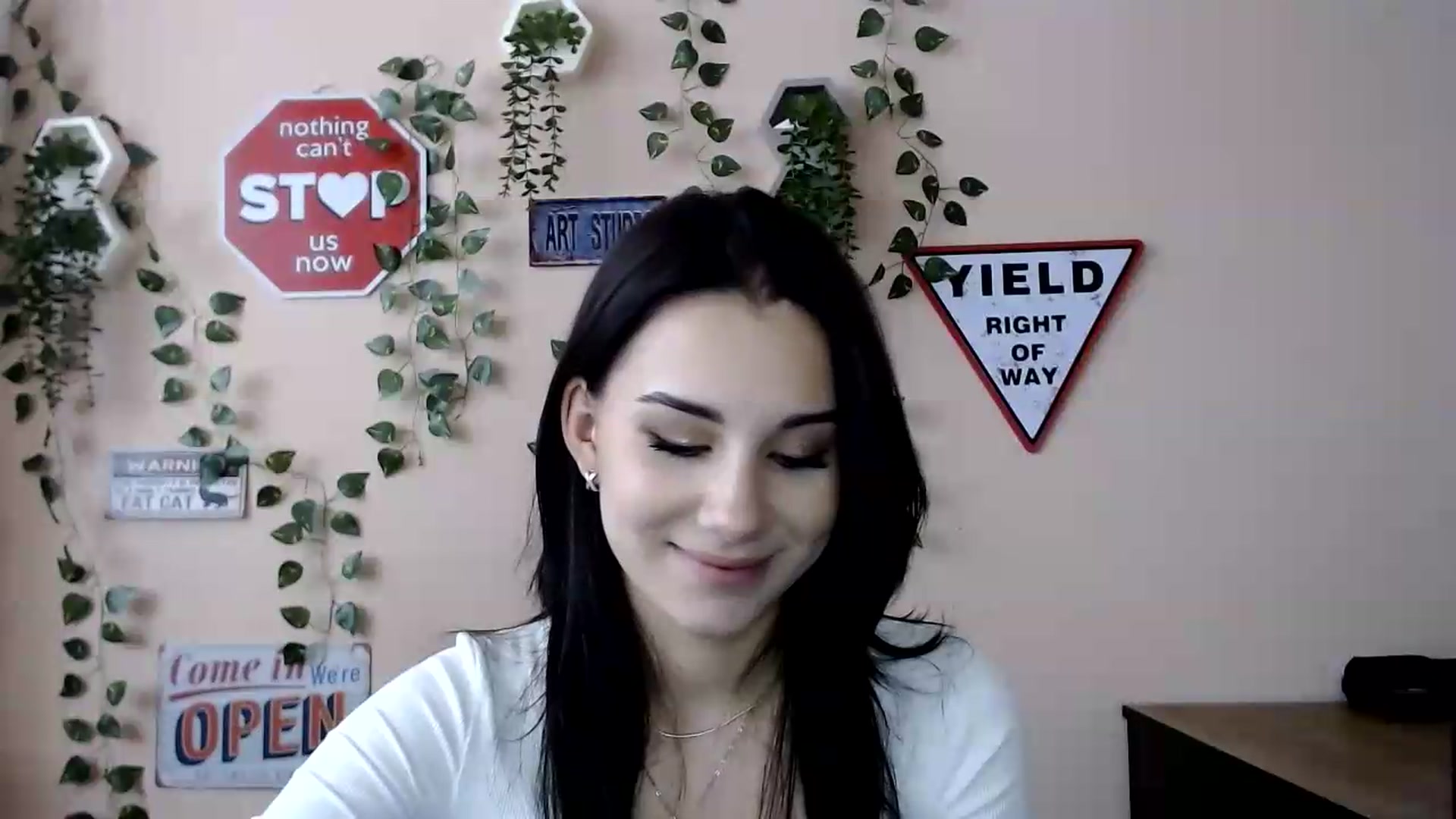 Gallery image thumbnail from Sangria_'s myfreecams stream on, 09/04/2026, 15:53 image 3 of 20
