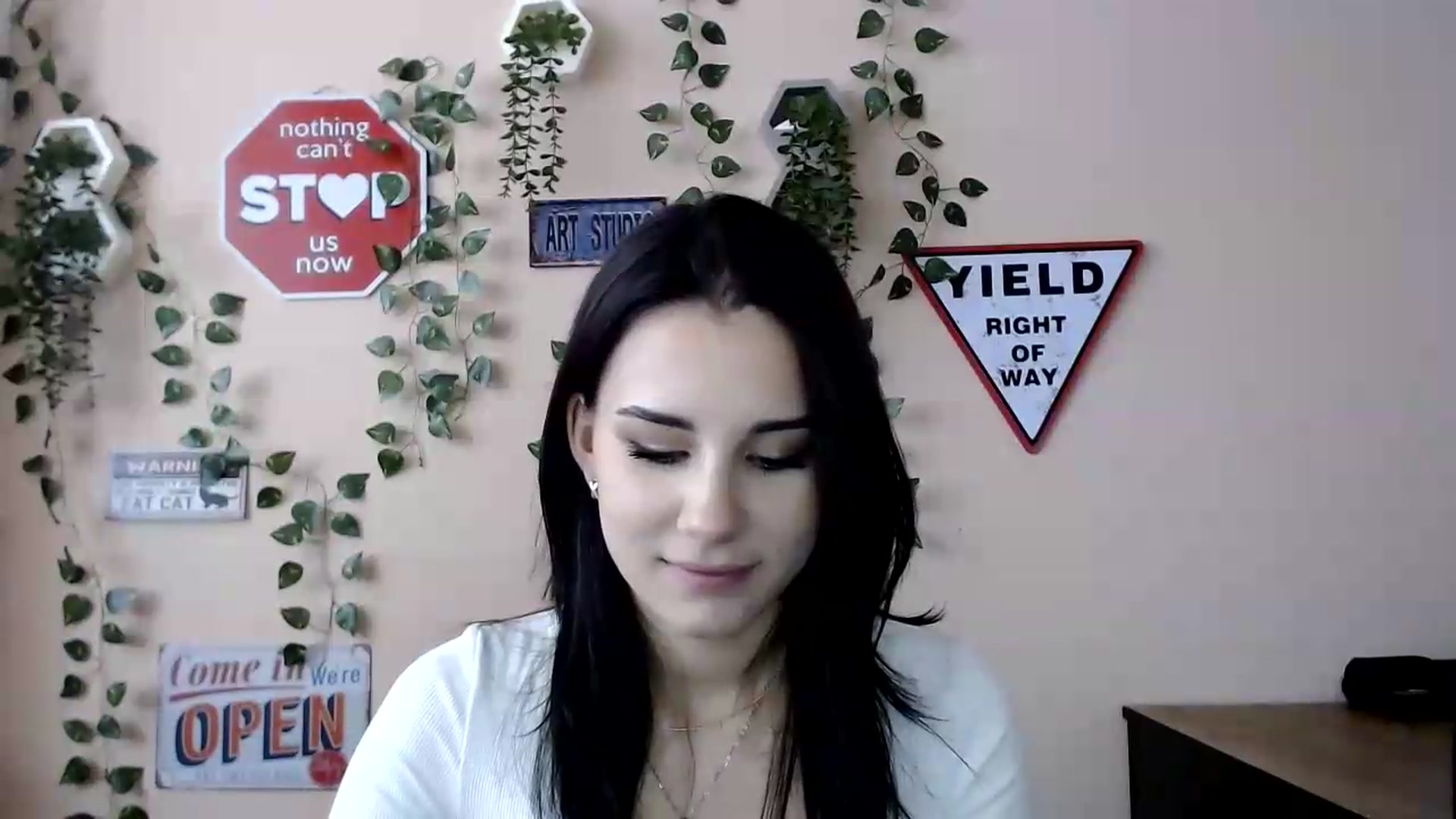 Gallery image thumbnail from Sangria_'s myfreecams stream on, 09/04/2026, 15:53 image 6 of 20