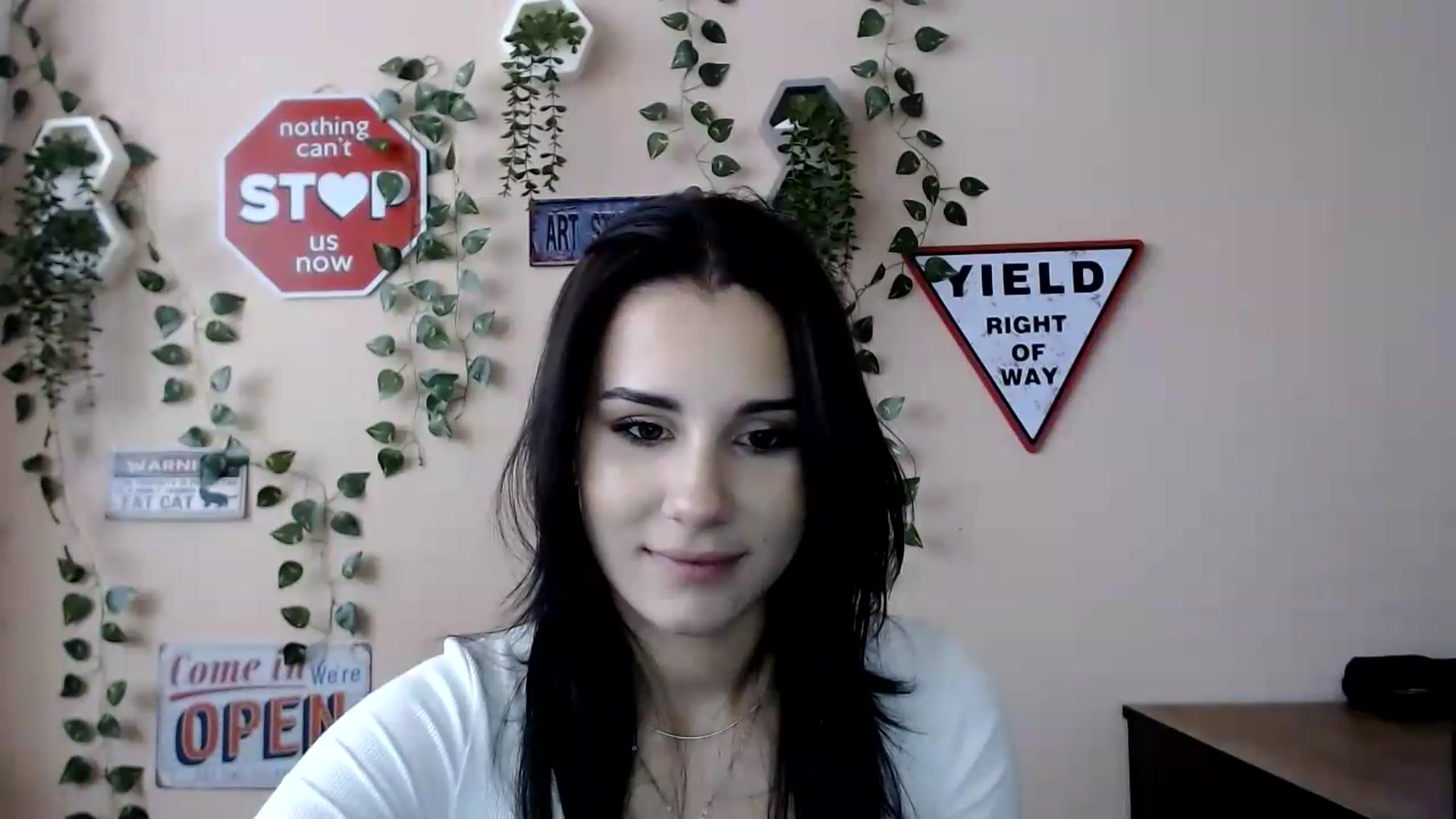 Gallery image thumbnail from Sangria_'s myfreecams stream on, 09/04/2026, 15:53 image 10 of 20