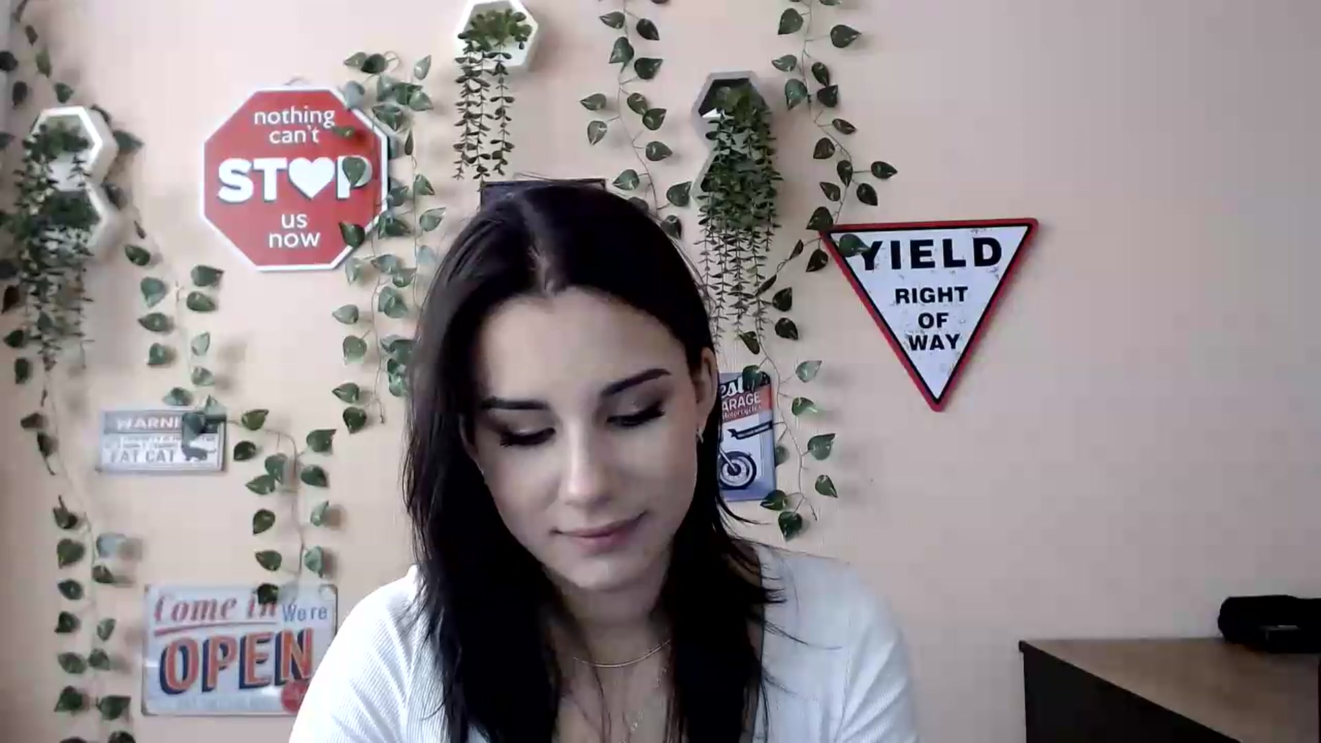 Gallery image thumbnail from Sangria_'s myfreecams stream on, 09/04/2026, 15:53 image 17 of 20