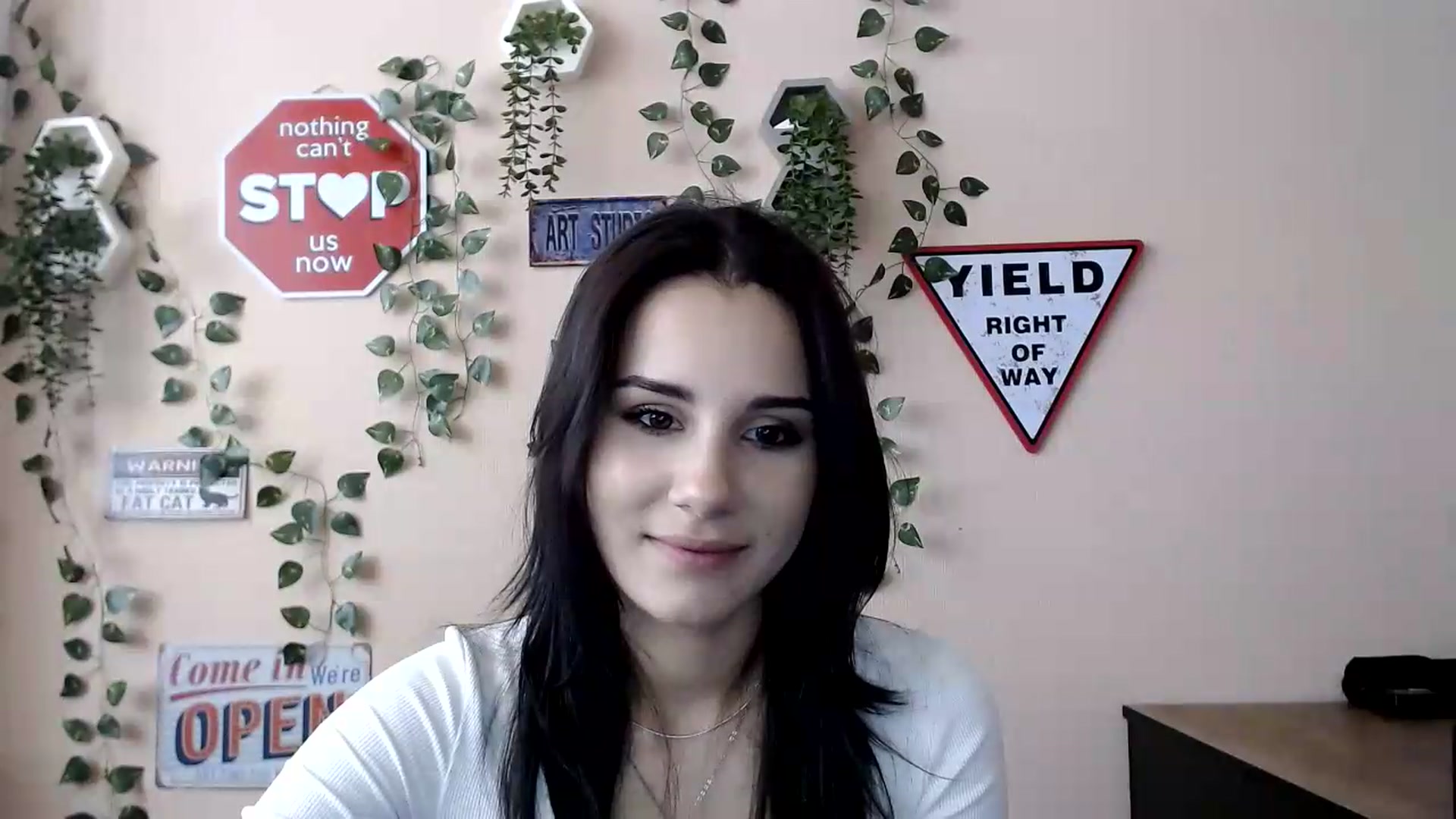 Gallery image thumbnail from Sangria_'s myfreecams stream on, 09/04/2026, 15:53 image 13 of 20