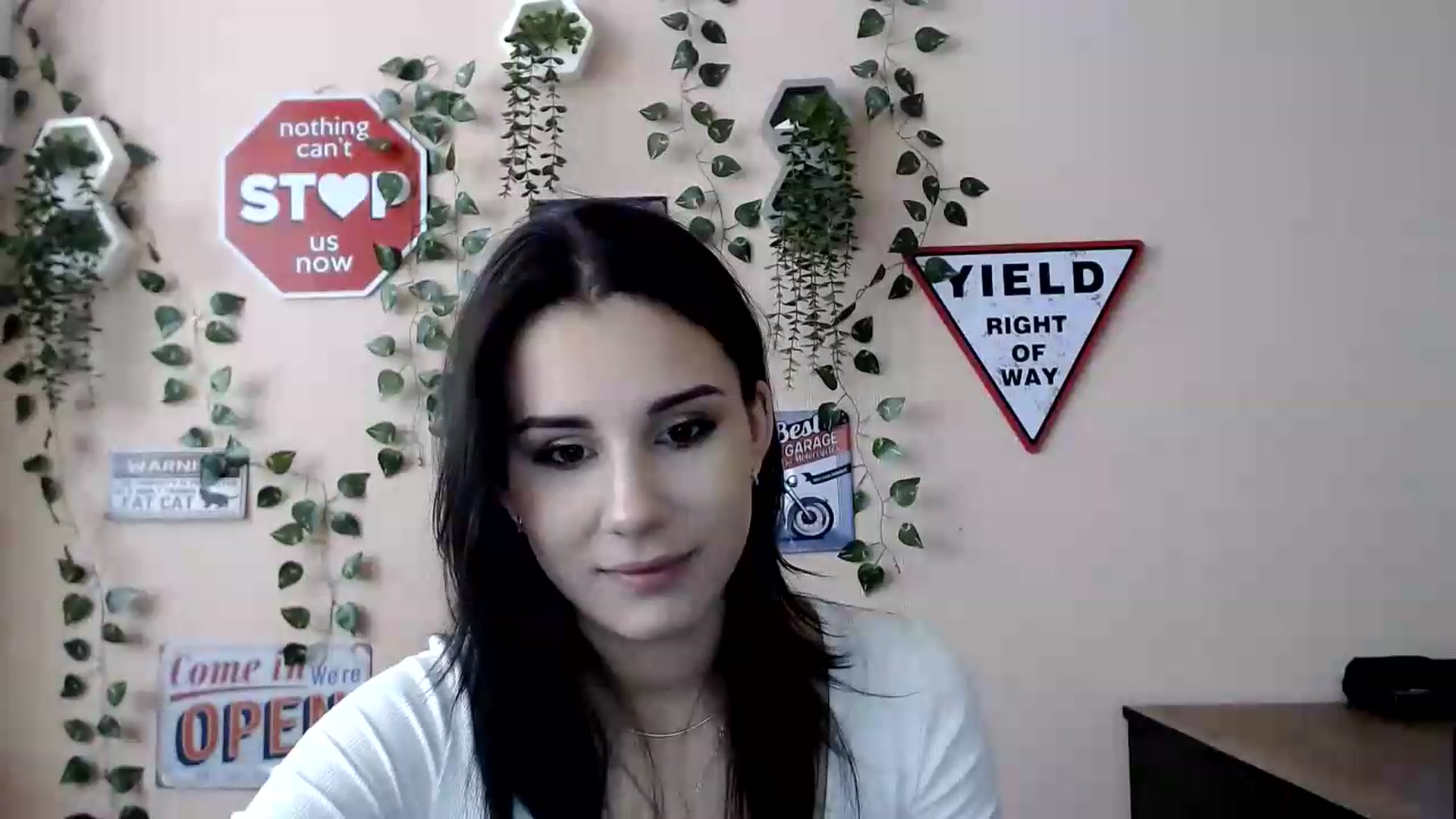 Gallery image thumbnail from Sangria_'s myfreecams stream on, 09/04/2026, 15:53 image 15 of 20