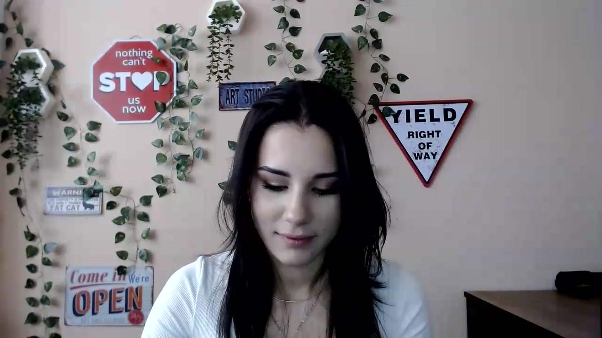 Gallery image thumbnail from Sangria_'s myfreecams stream on, 09/04/2026, 15:53 image 11 of 20