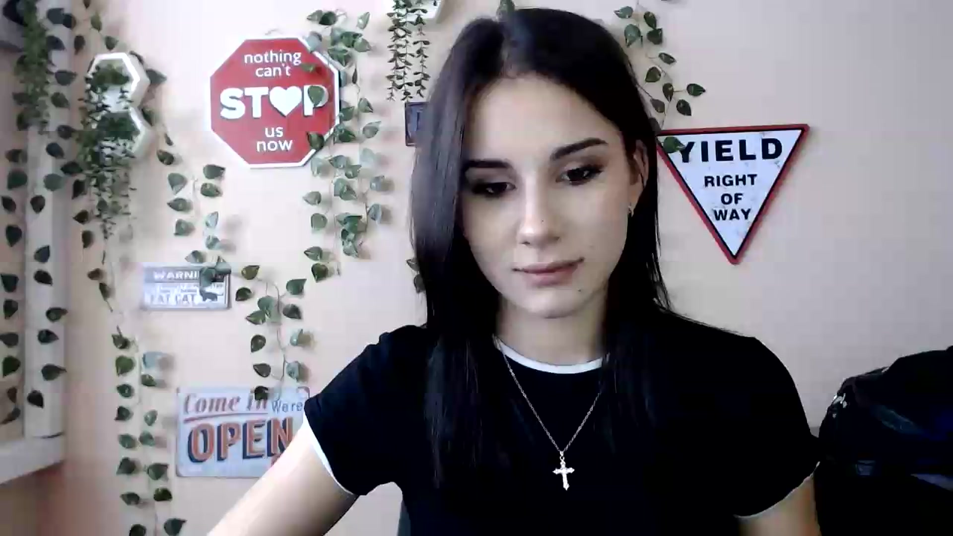 Gallery image thumbnail from Sangria_'s myfreecams stream on, 09/05/2026, 14:14 image 14 of 20