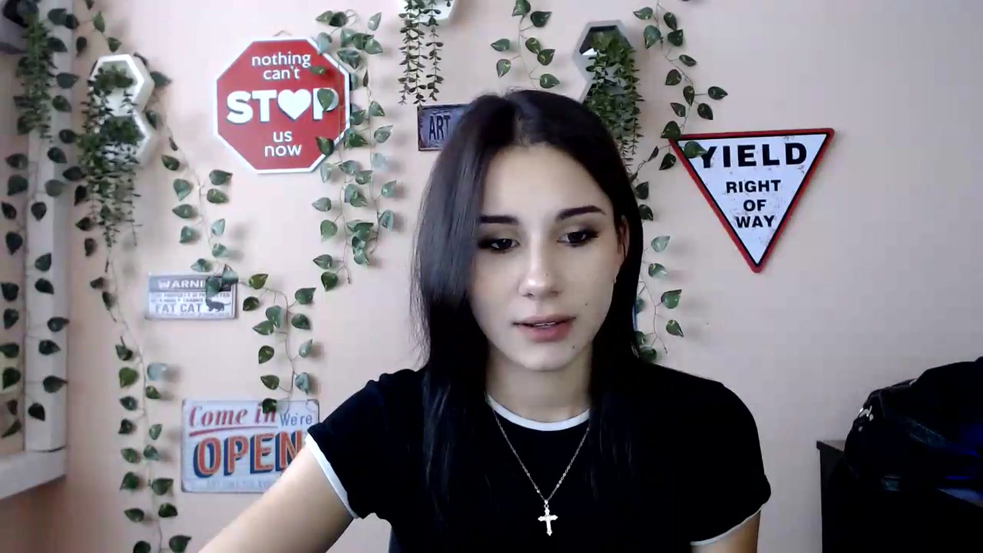 Gallery image thumbnail from Sangria_'s myfreecams stream on, 09/05/2026, 14:14 image 18 of 20