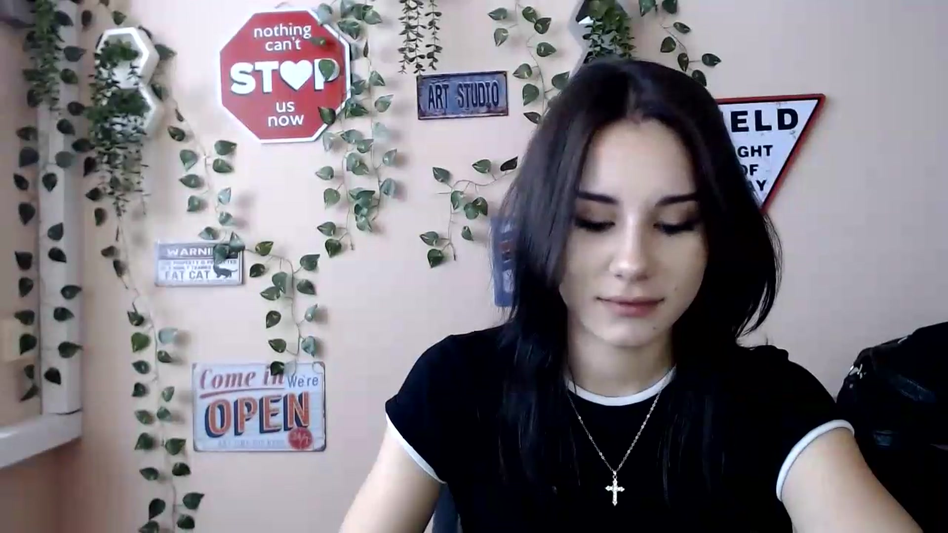 Gallery image thumbnail from Sangria_'s myfreecams stream on, 09/05/2026, 14:14 image 7 of 20
