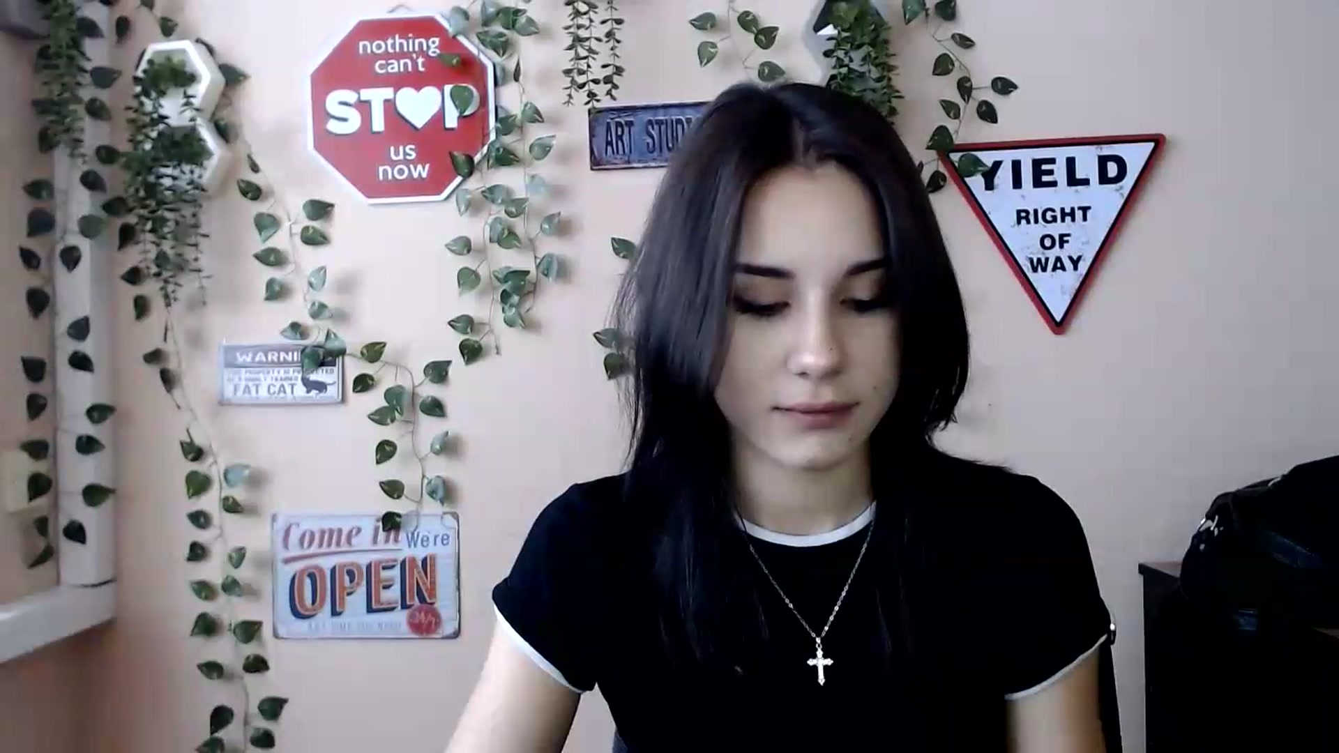 Gallery image thumbnail from Sangria_'s myfreecams stream on, 09/05/2026, 14:14 image 3 of 20