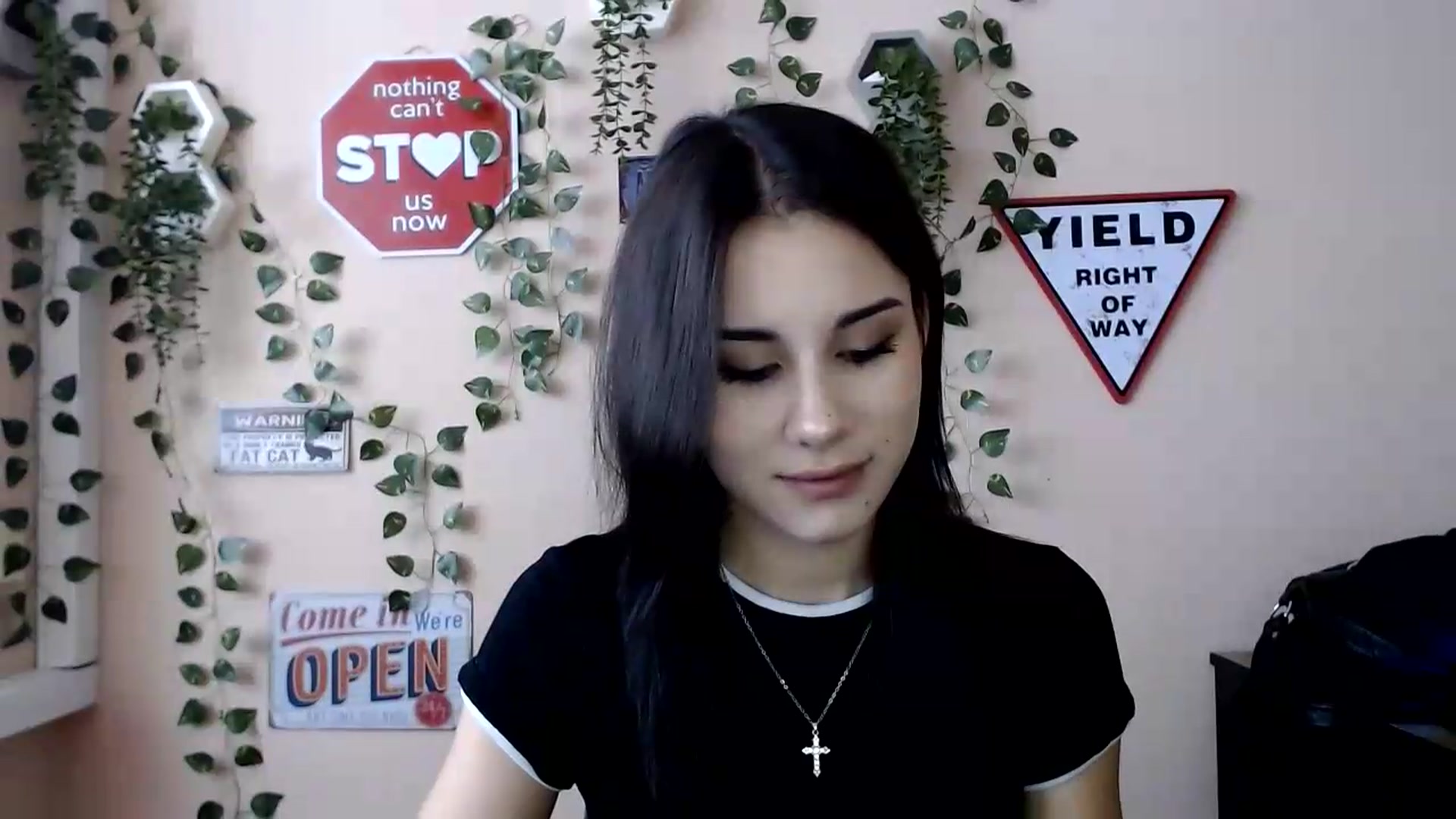 Gallery image thumbnail from Sangria_'s myfreecams stream on, 09/05/2026, 14:14 image 15 of 20