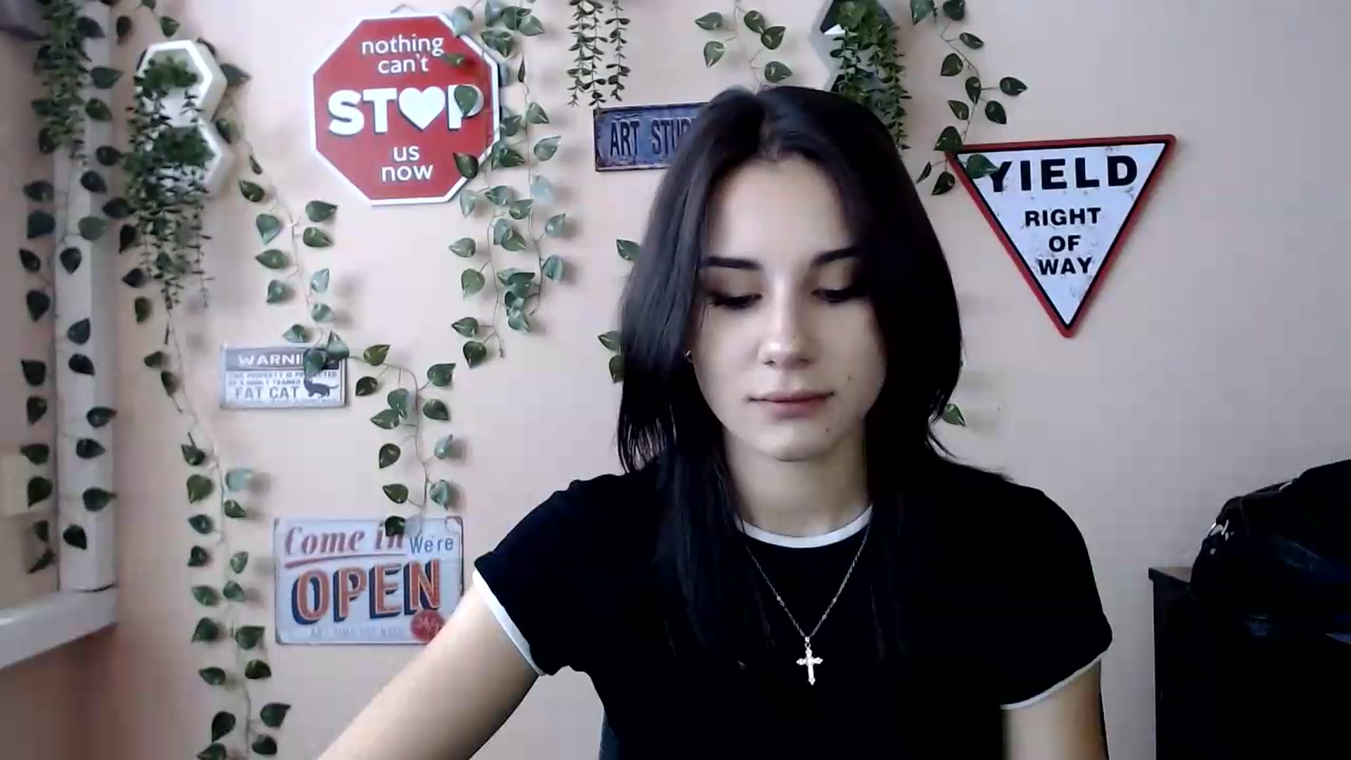 Gallery image thumbnail from Sangria_'s myfreecams stream on, 09/05/2026, 14:14 image 2 of 20