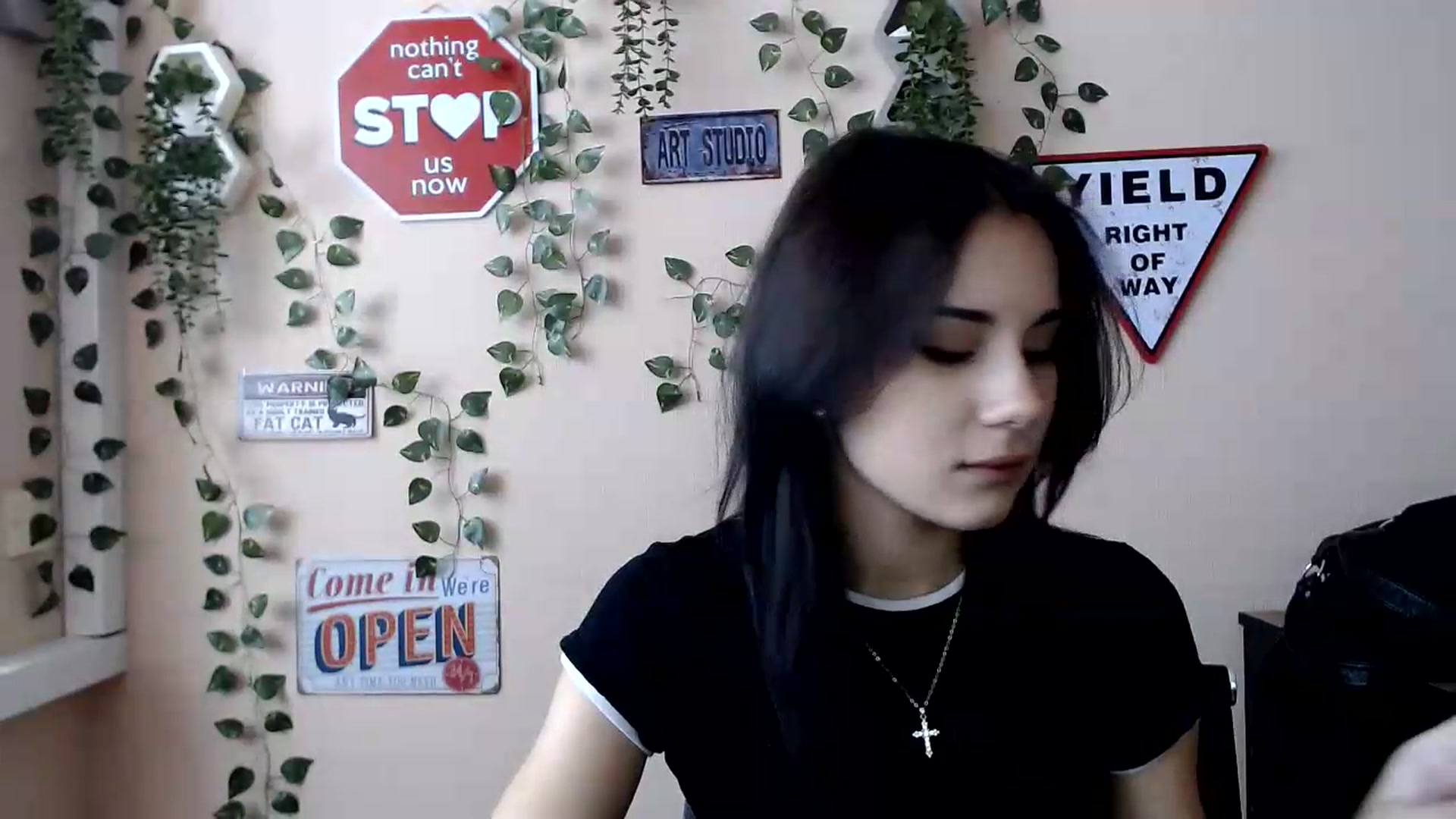 Gallery image thumbnail from Sangria_'s myfreecams stream on, 09/05/2026, 14:14 image 9 of 20
