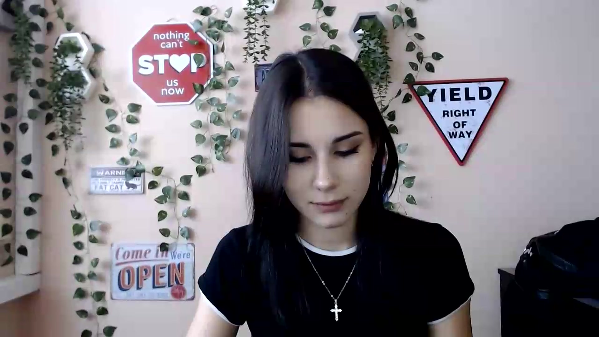 Gallery image thumbnail from Sangria_'s myfreecams stream on, 09/05/2026, 14:14 image 13 of 20