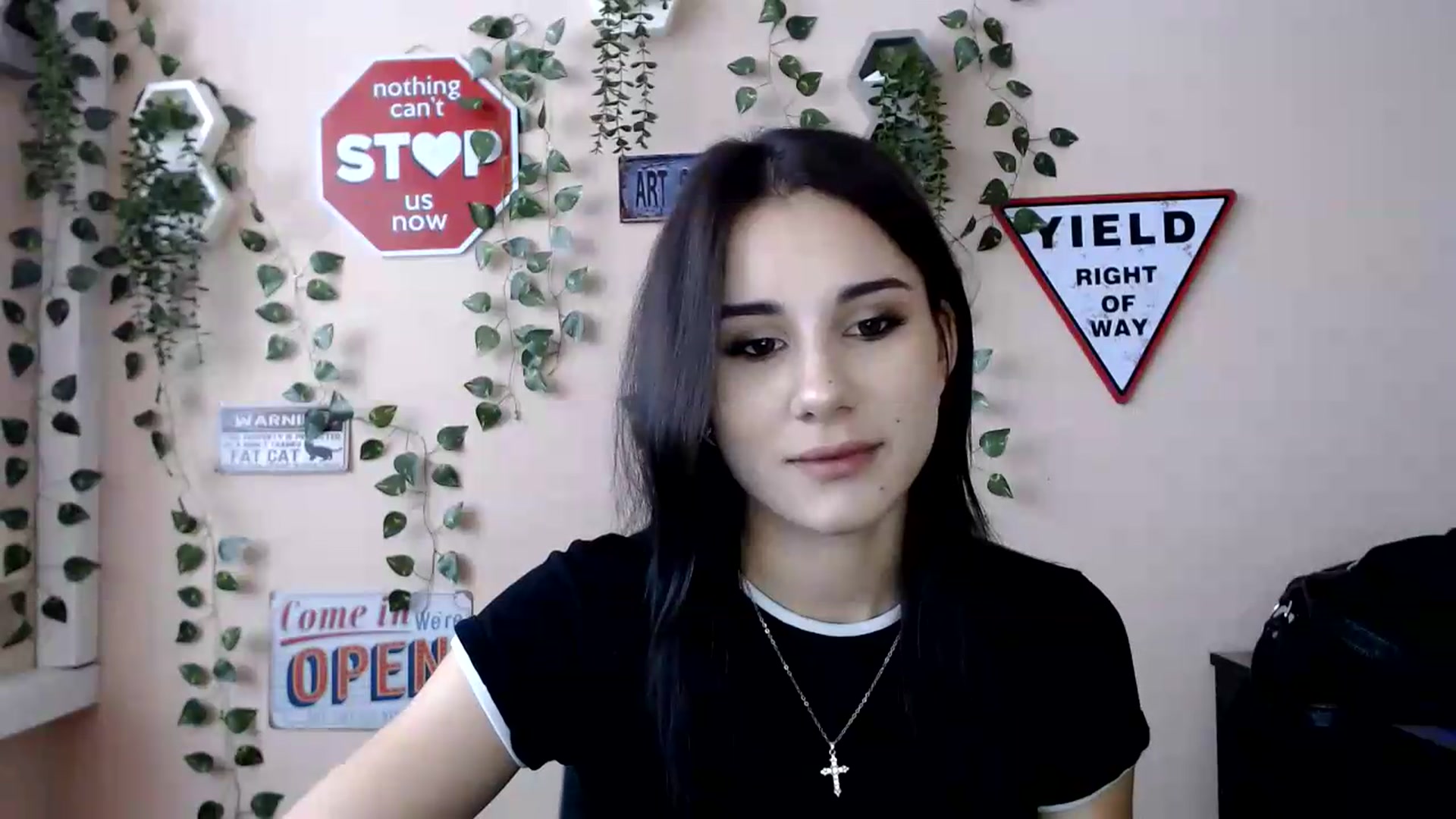 Gallery image thumbnail from Sangria_'s myfreecams stream on, 09/05/2026, 14:14 image 16 of 20