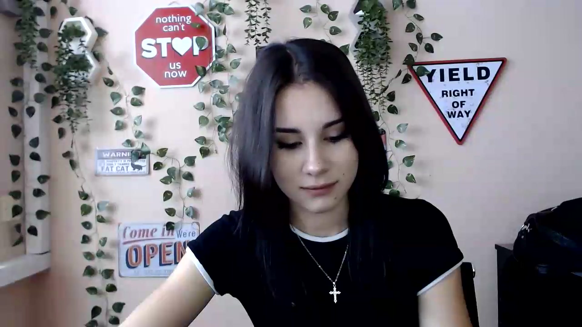 Gallery image thumbnail from Sangria_'s myfreecams stream on, 09/05/2026, 14:14 image 5 of 20