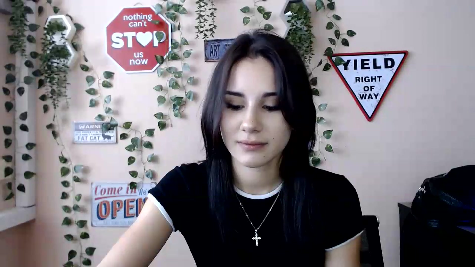 Gallery image thumbnail from Sangria_'s myfreecams stream on, 09/05/2026, 14:56 image 5 of 20