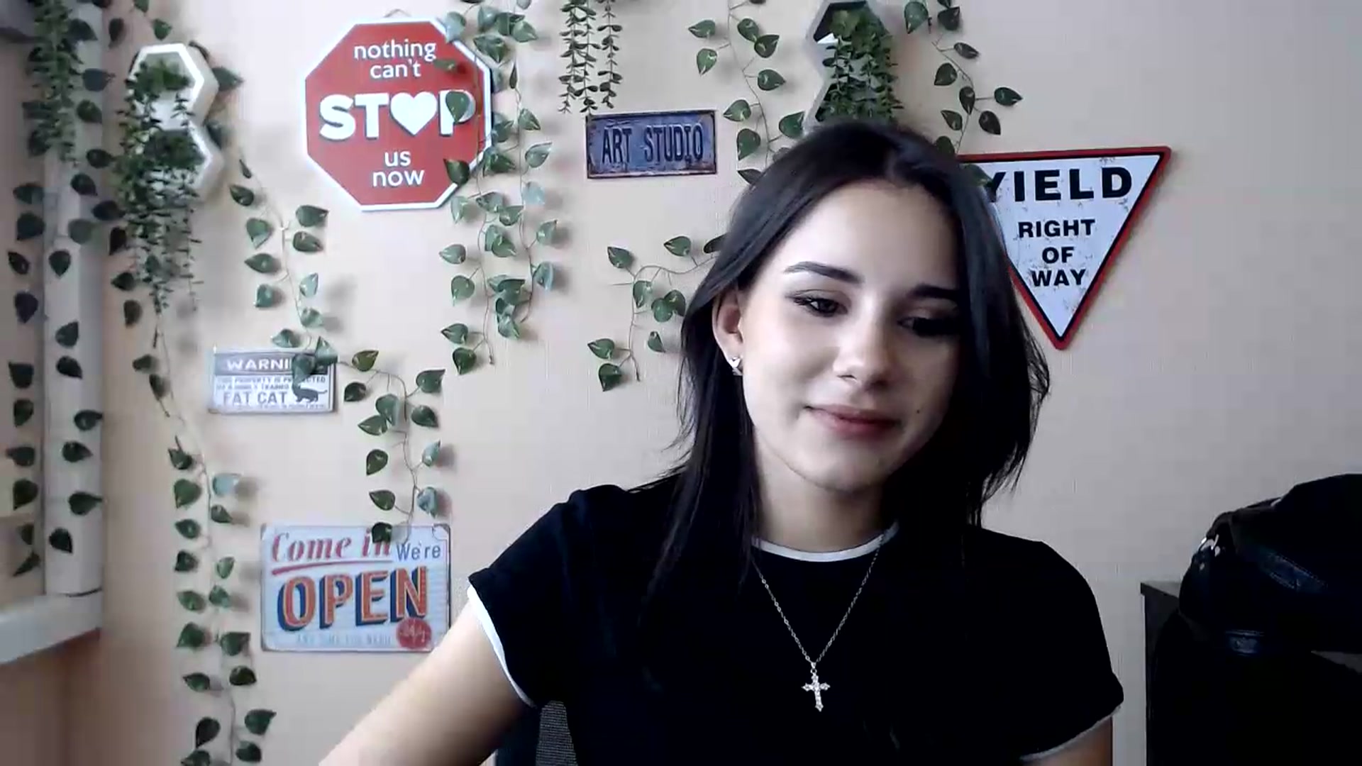 Gallery image thumbnail from Sangria_'s myfreecams stream on, 09/05/2026, 14:56 image 19 of 20