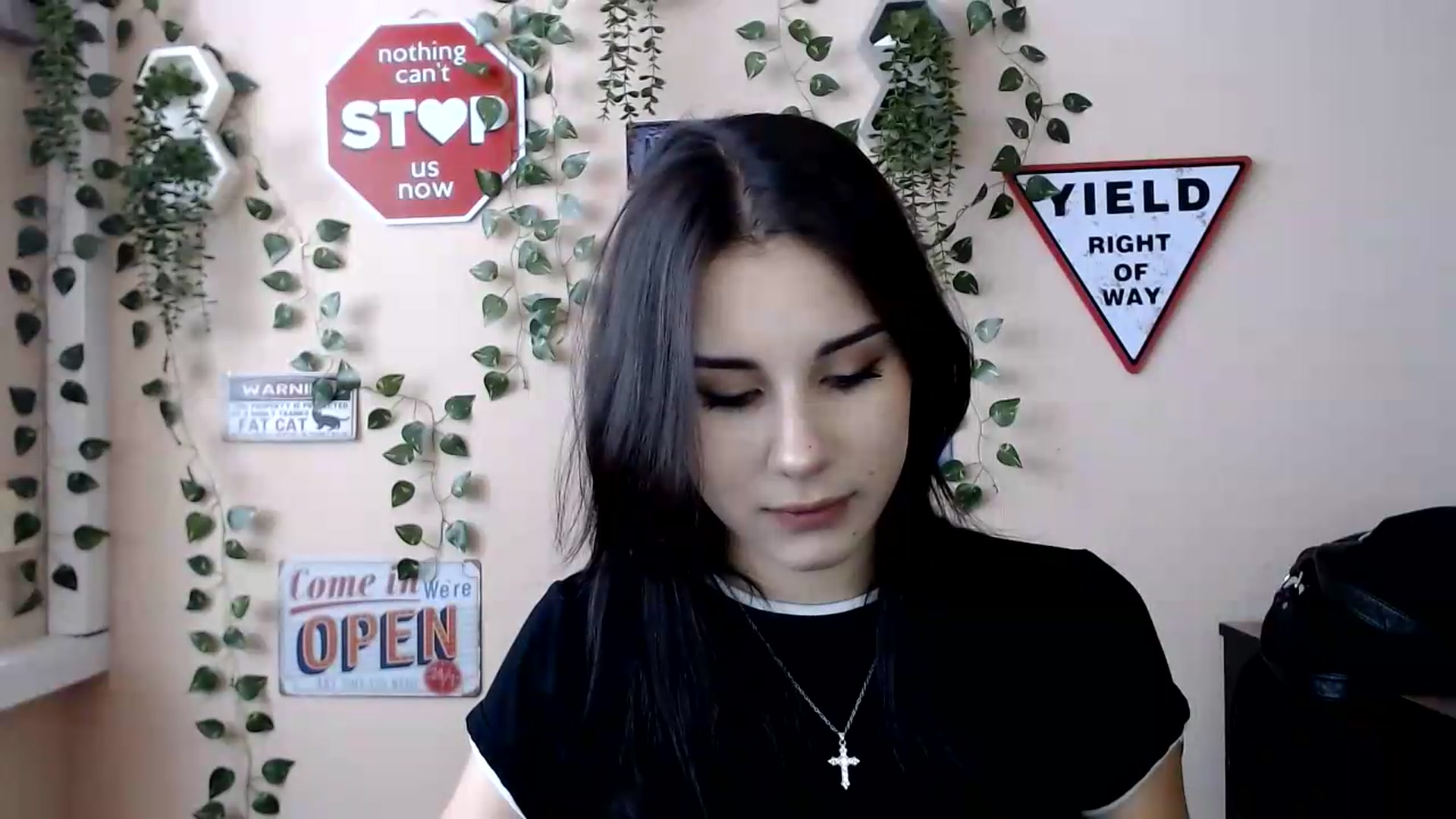 Gallery image thumbnail from Sangria_'s myfreecams stream on, 09/05/2026, 14:56 image 15 of 20