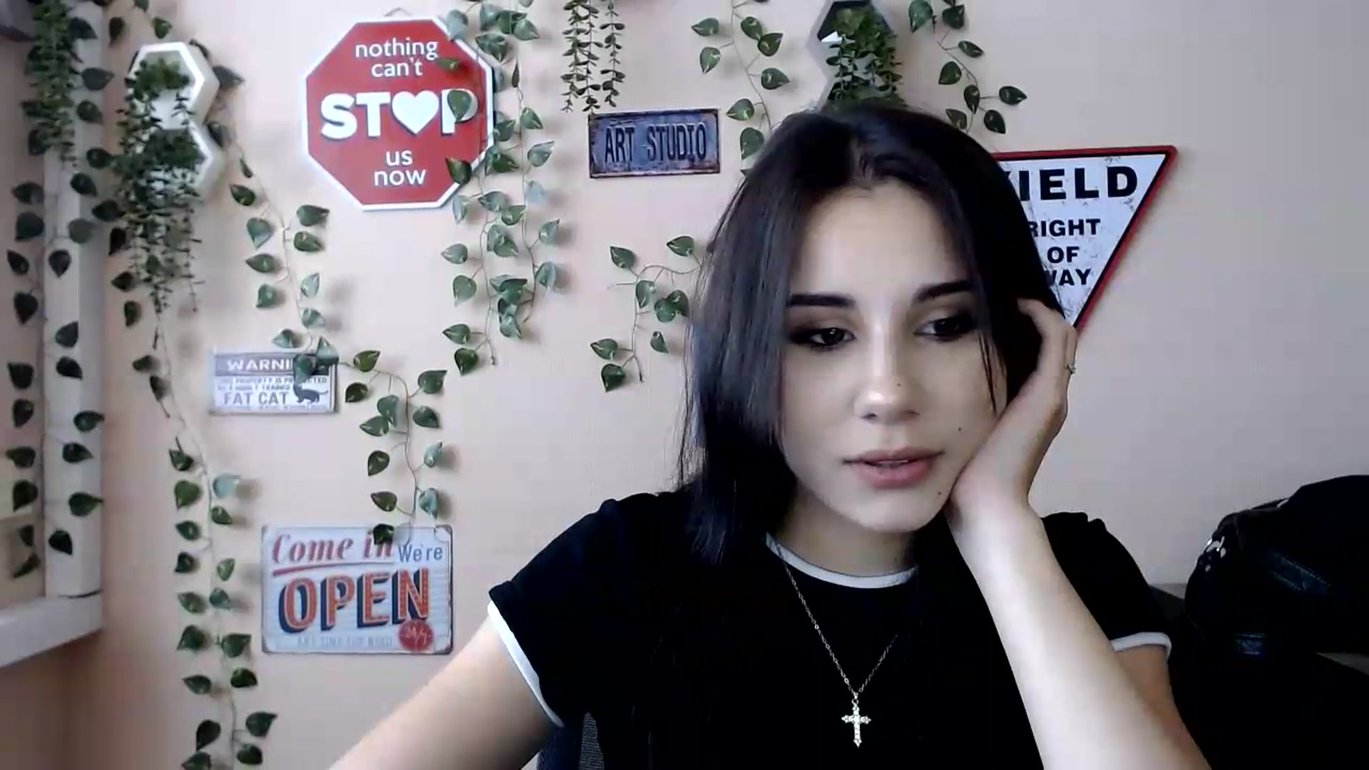 Gallery image thumbnail from Sangria_'s myfreecams stream on, 09/05/2026, 14:56 image 17 of 20