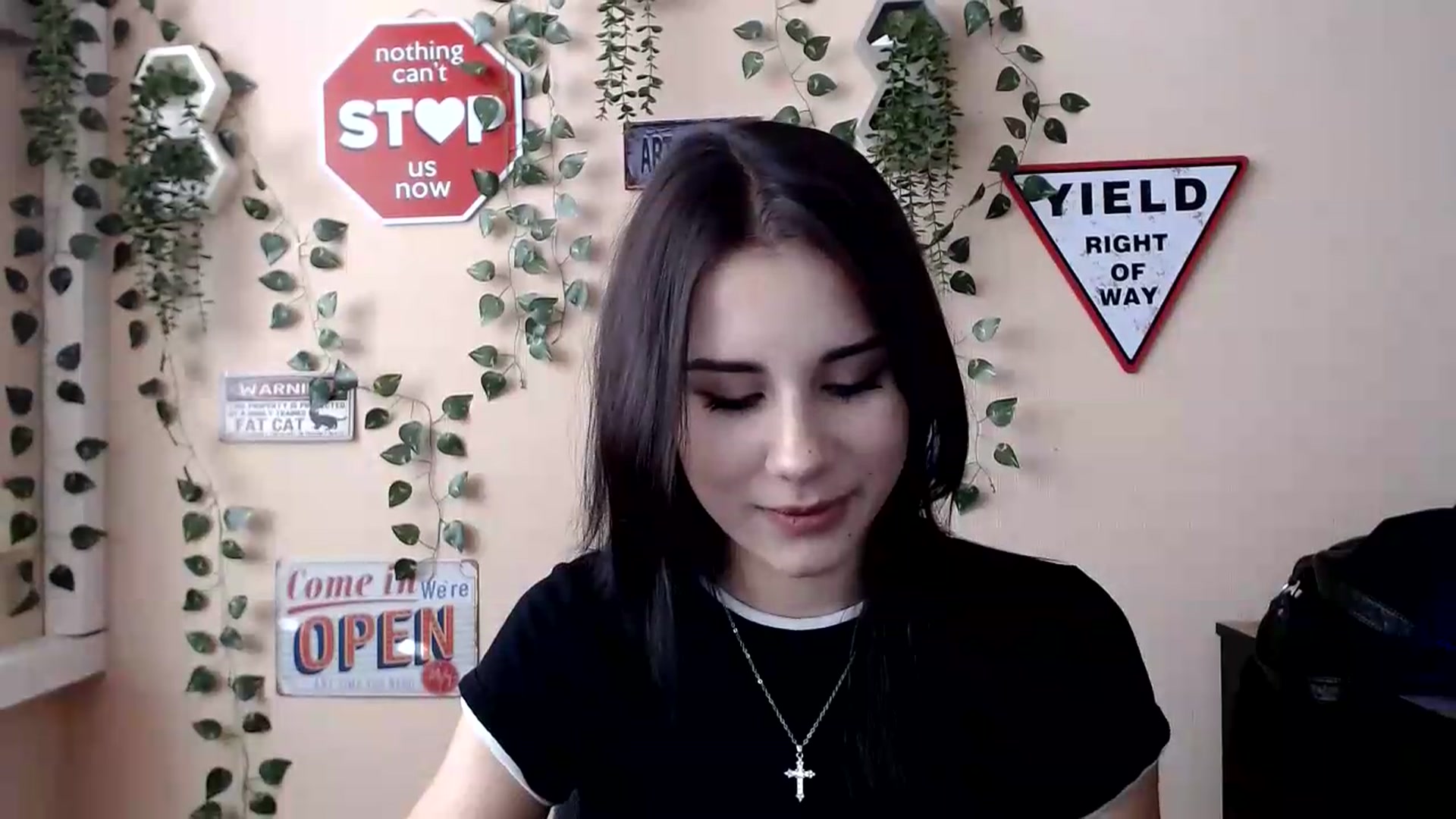 Gallery image thumbnail from Sangria_'s myfreecams stream on, 09/05/2026, 16:08 image 12 of 20