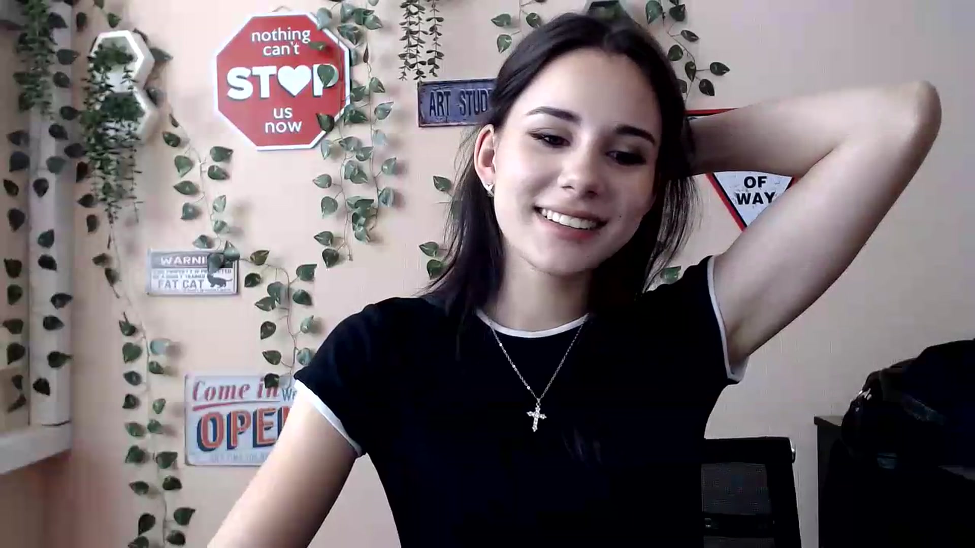 Gallery image thumbnail from Sangria_'s myfreecams stream on, 09/05/2026, 16:08 image 6 of 20