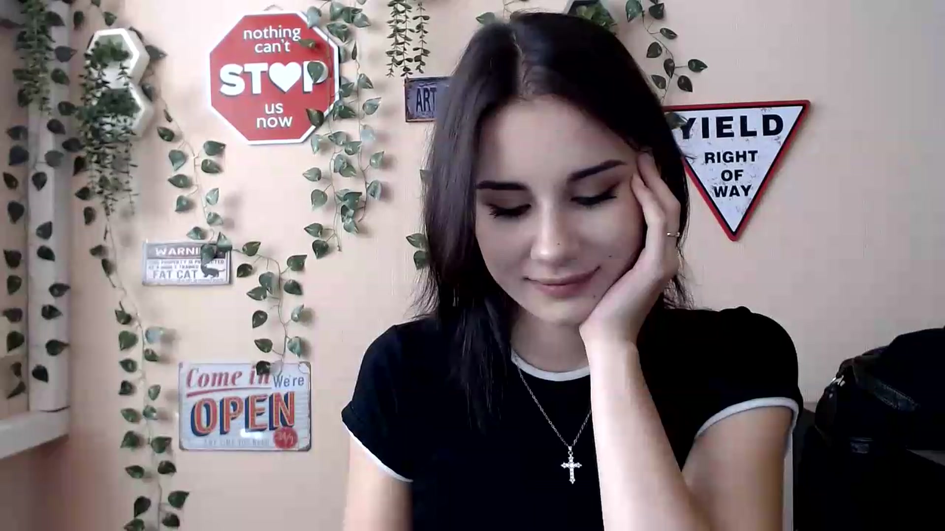 Gallery image thumbnail from Sangria_'s myfreecams stream on, 09/05/2026, 16:08 image 9 of 20