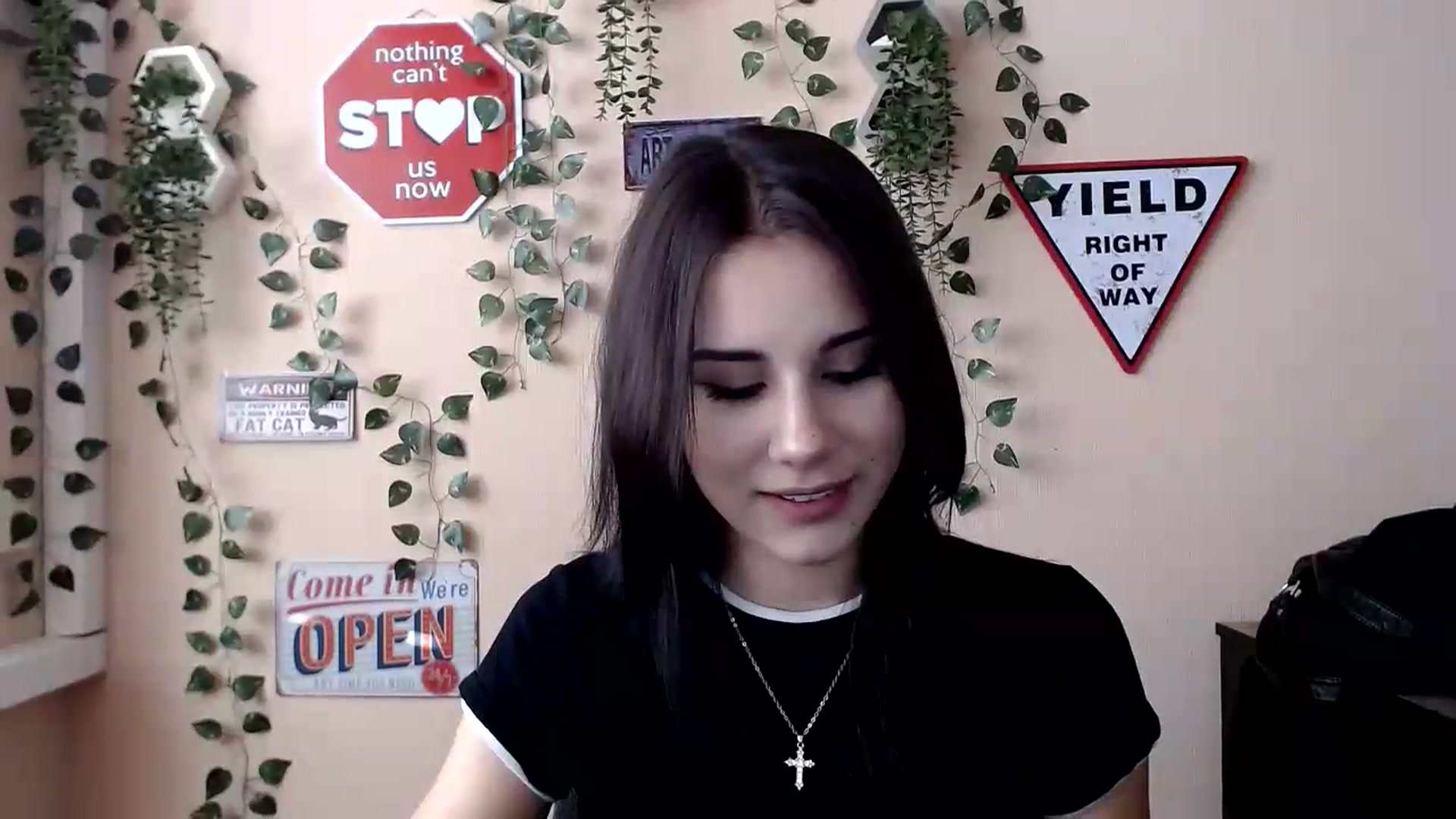 Gallery image thumbnail from Sangria_'s myfreecams stream on, 09/05/2026, 16:08 image 13 of 20