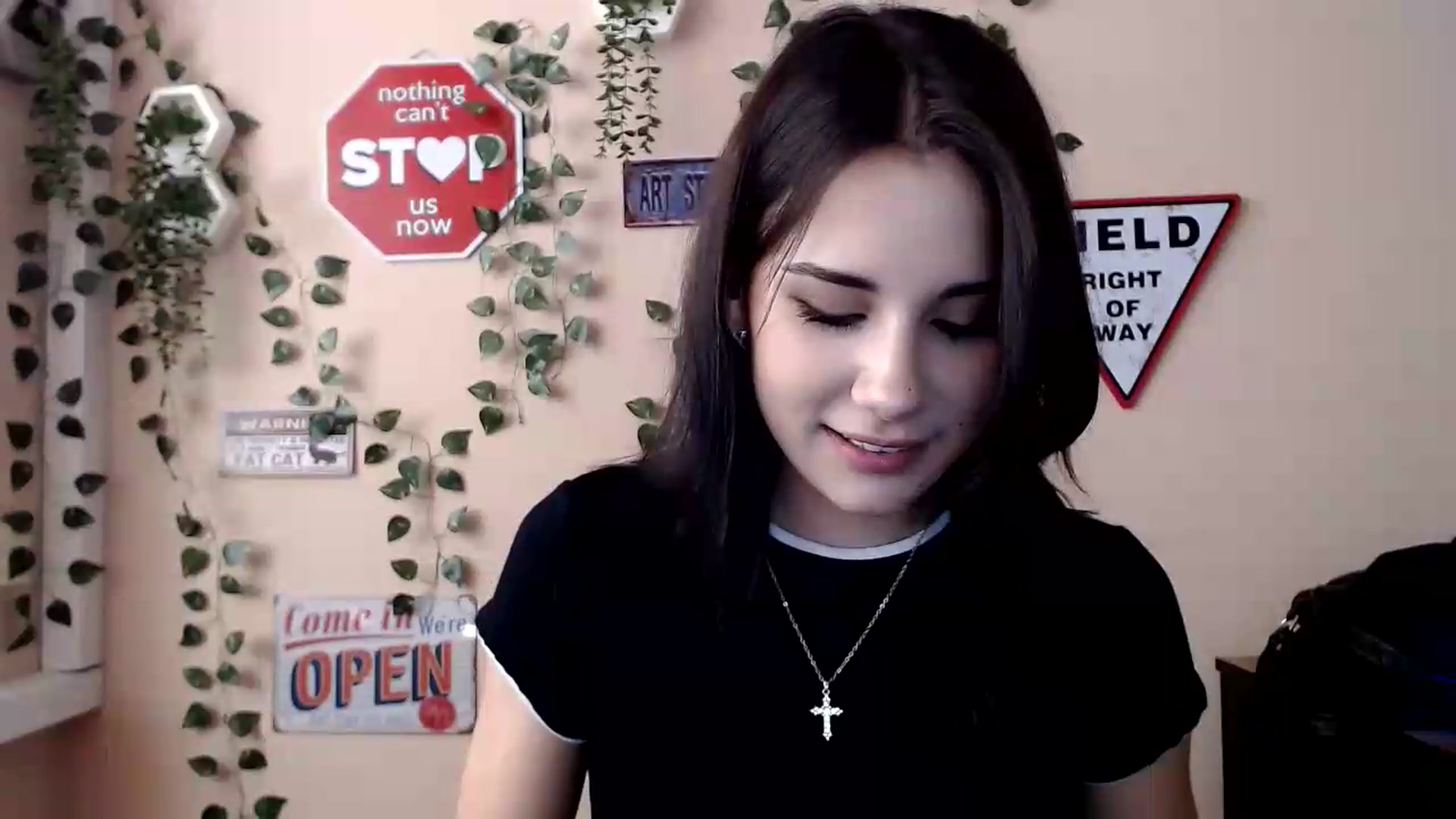 Gallery image thumbnail from Sangria_'s myfreecams stream on, 09/05/2026, 16:08 image 19 of 20