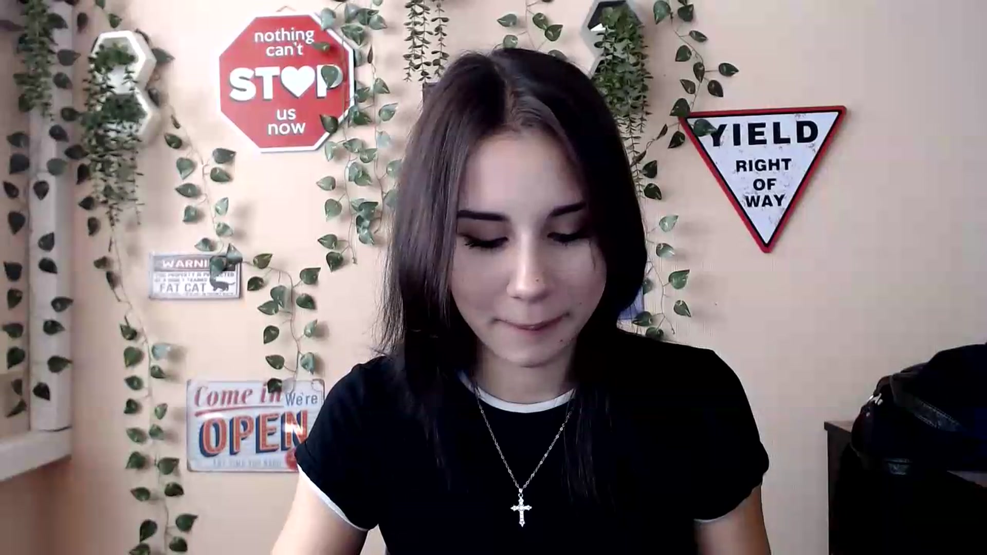 Gallery image thumbnail from Sangria_'s myfreecams stream on, 09/05/2026, 16:08 image 14 of 20