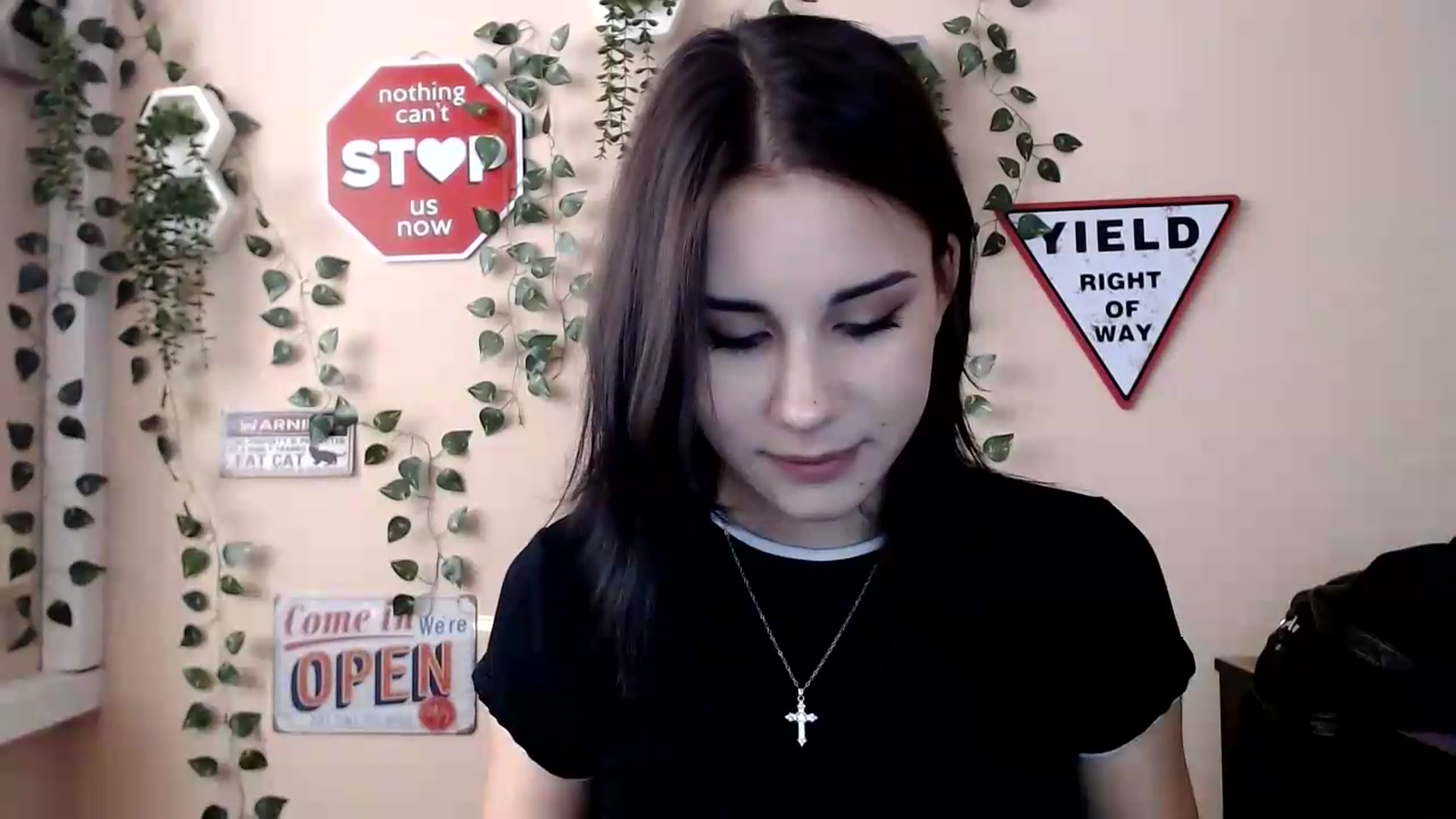 Gallery image thumbnail from Sangria_'s myfreecams stream on, 09/05/2026, 16:08 image 20 of 20