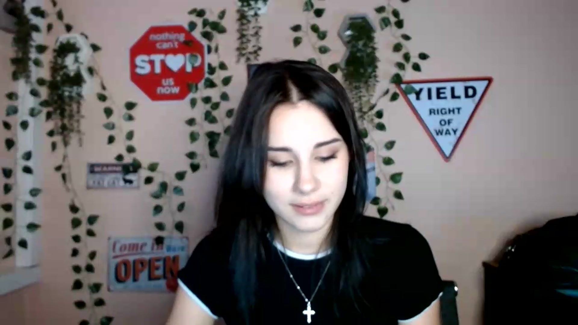 Gallery image thumbnail from Sangria_'s myfreecams stream on, 09/05/2026, 16:55 image 16 of 20