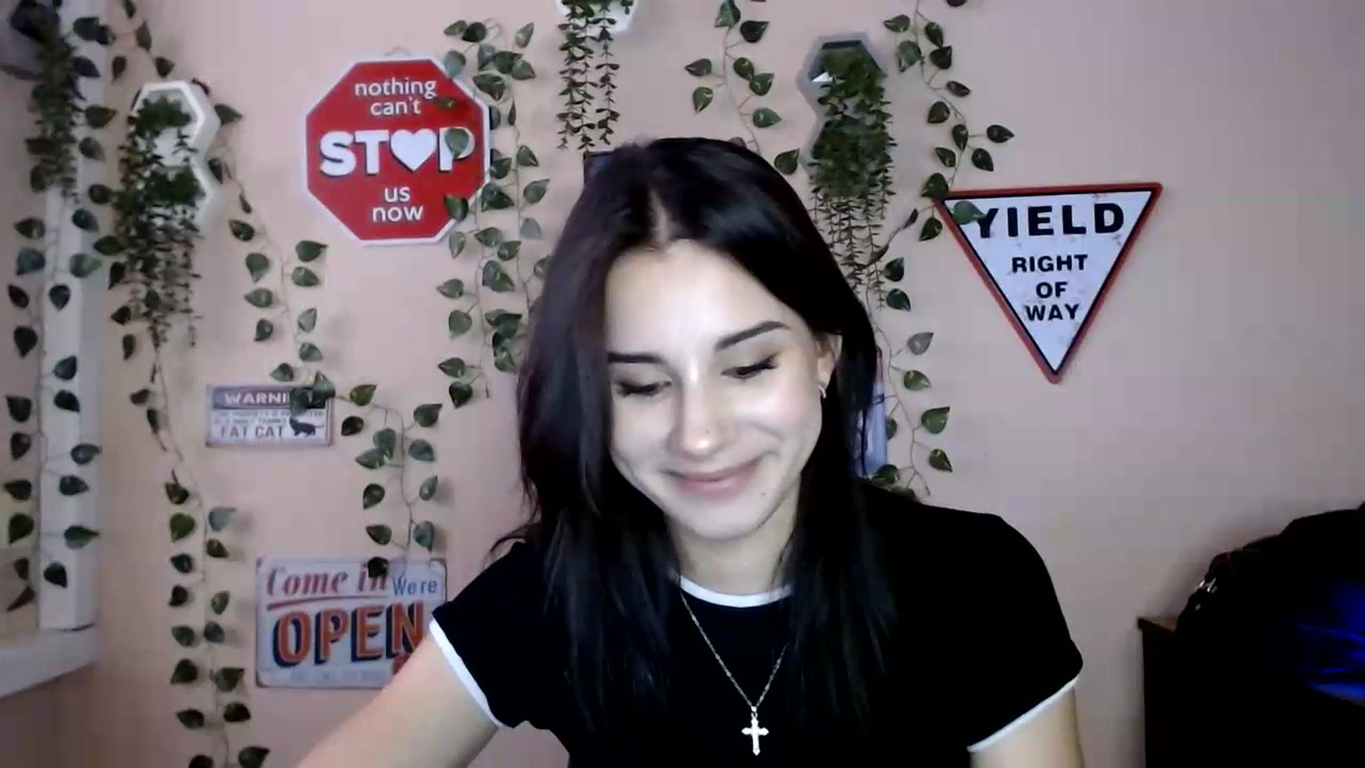 Gallery image thumbnail from Sangria_'s myfreecams stream on, 09/05/2026, 16:55 image 7 of 20