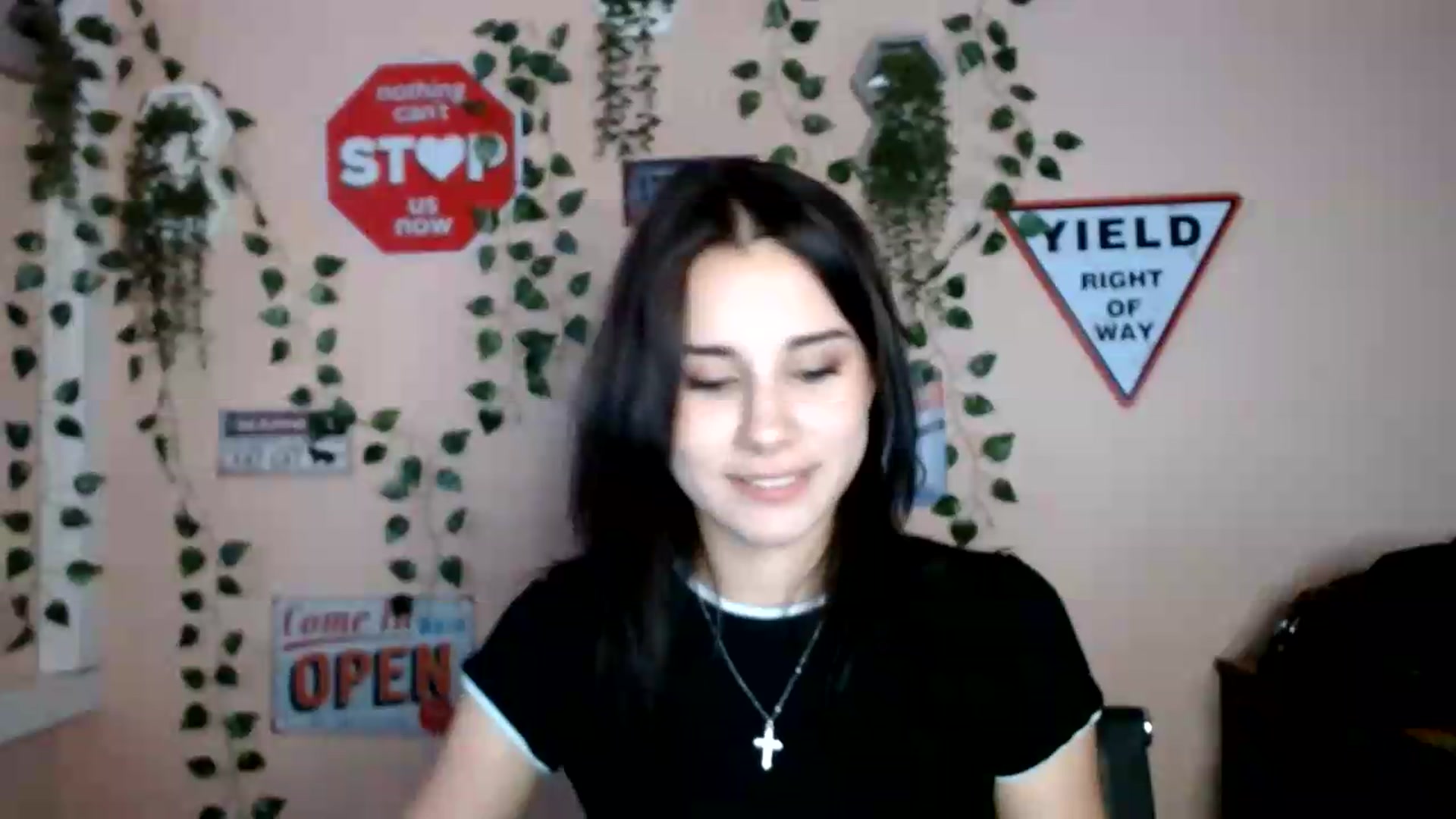Gallery image thumbnail from Sangria_'s myfreecams stream on, 09/05/2026, 16:55 image 14 of 20