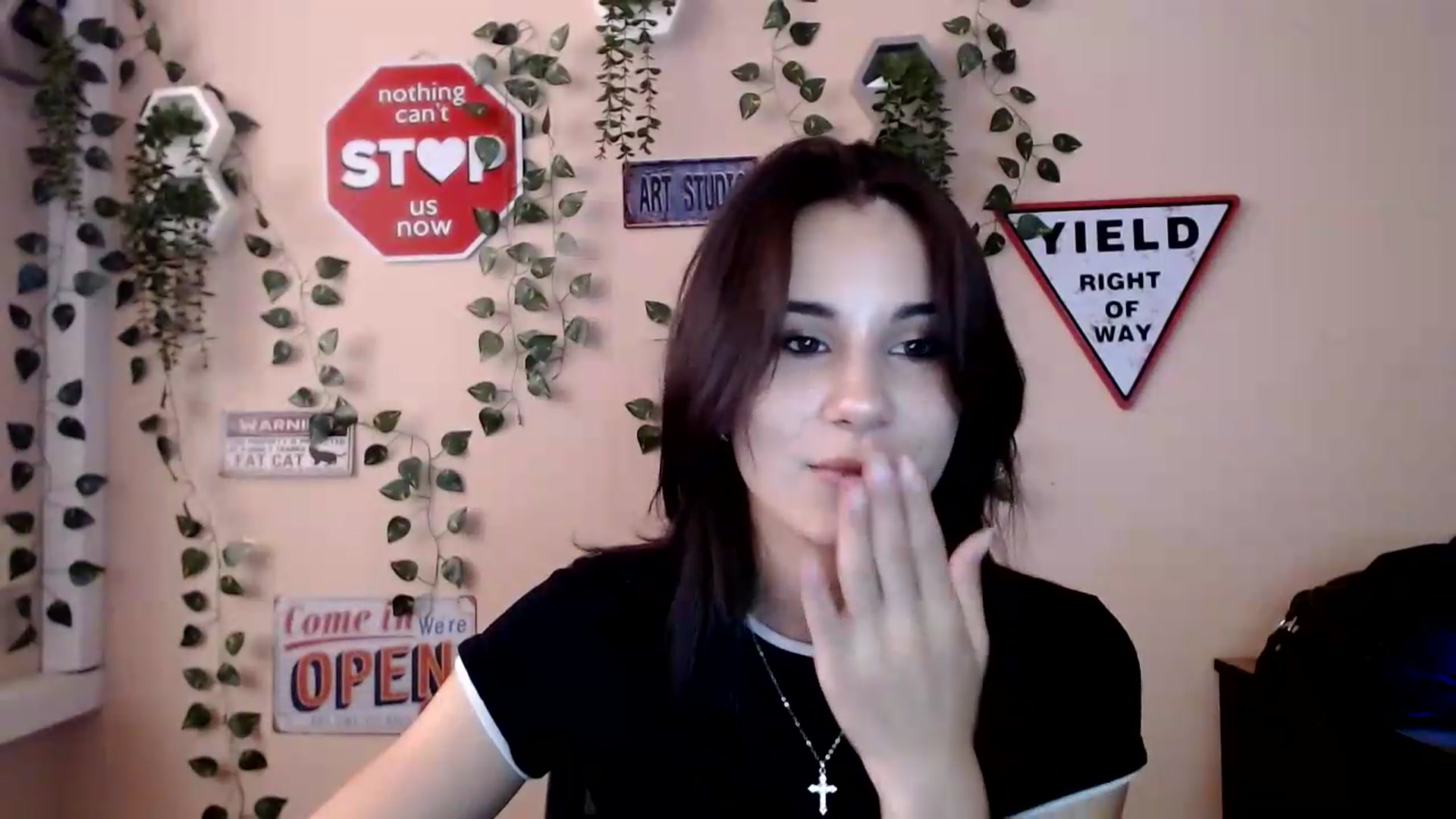 Gallery image thumbnail from Sangria_'s myfreecams stream on, 09/05/2026, 16:55 image 4 of 20