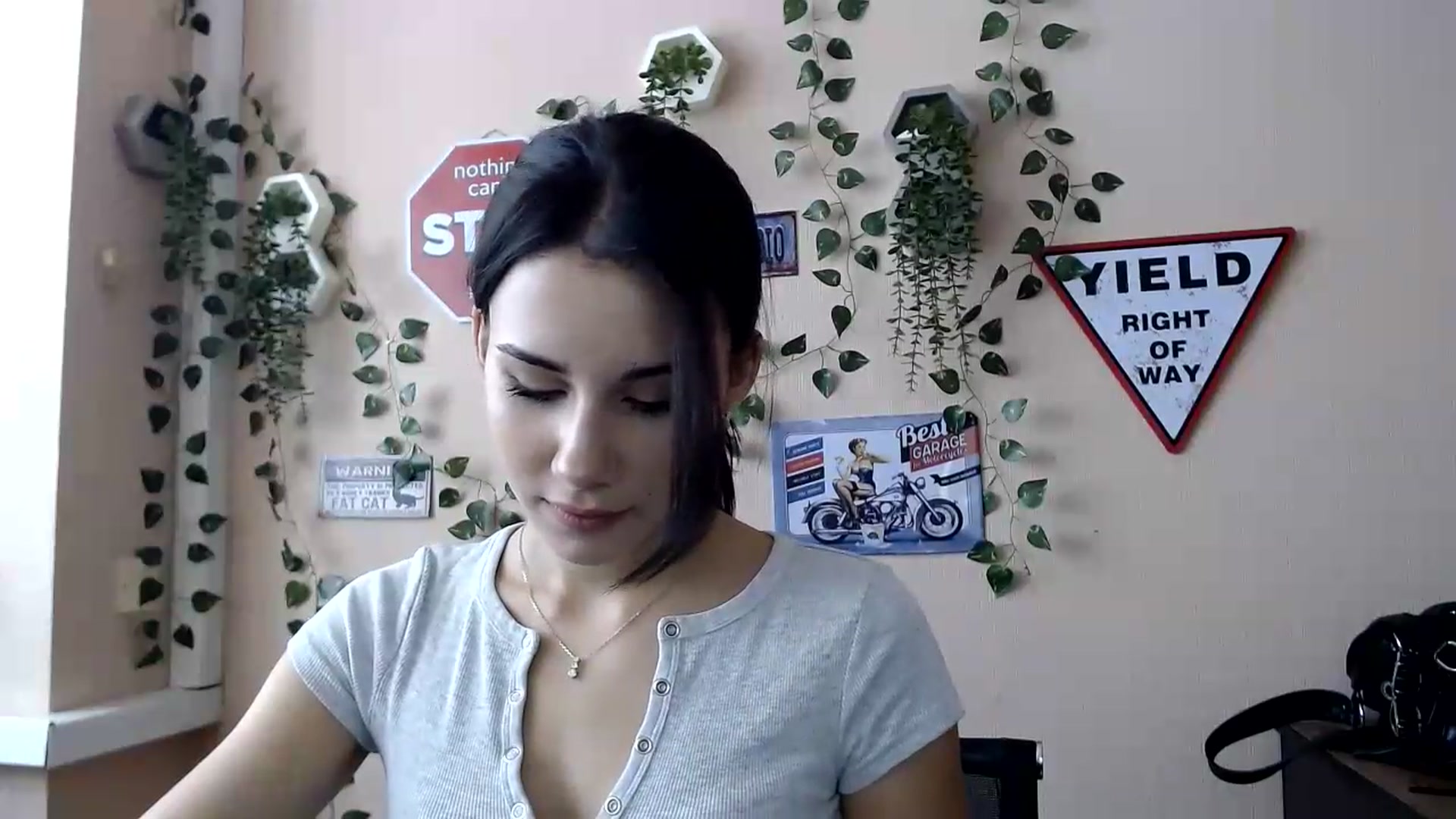 Gallery image thumbnail from Sangria_'s myfreecams stream on, 09/08/2026, 15:44 image 3 of 20