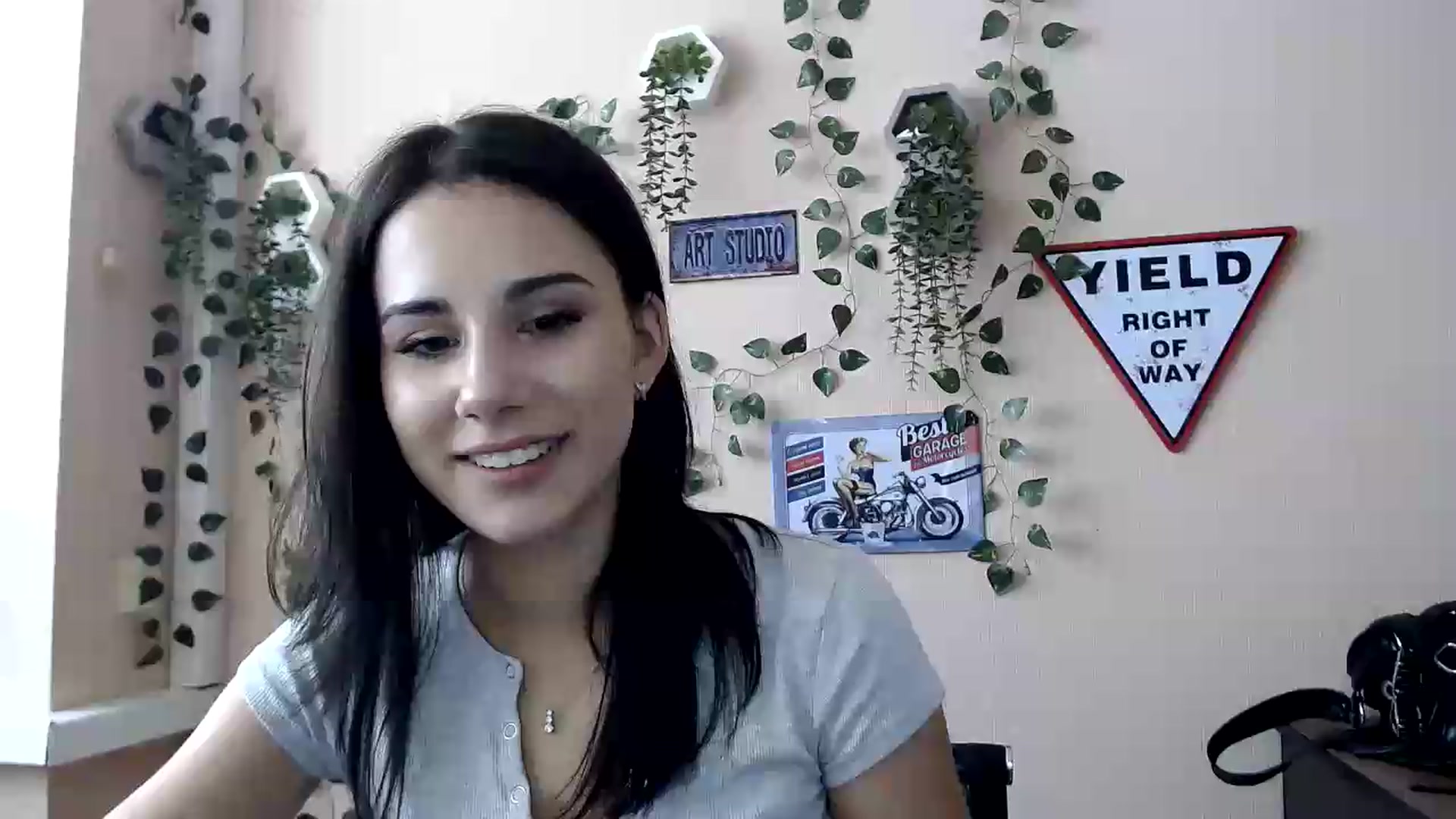Gallery image thumbnail from Sangria_'s myfreecams stream on, 09/08/2026, 15:44 image 9 of 20