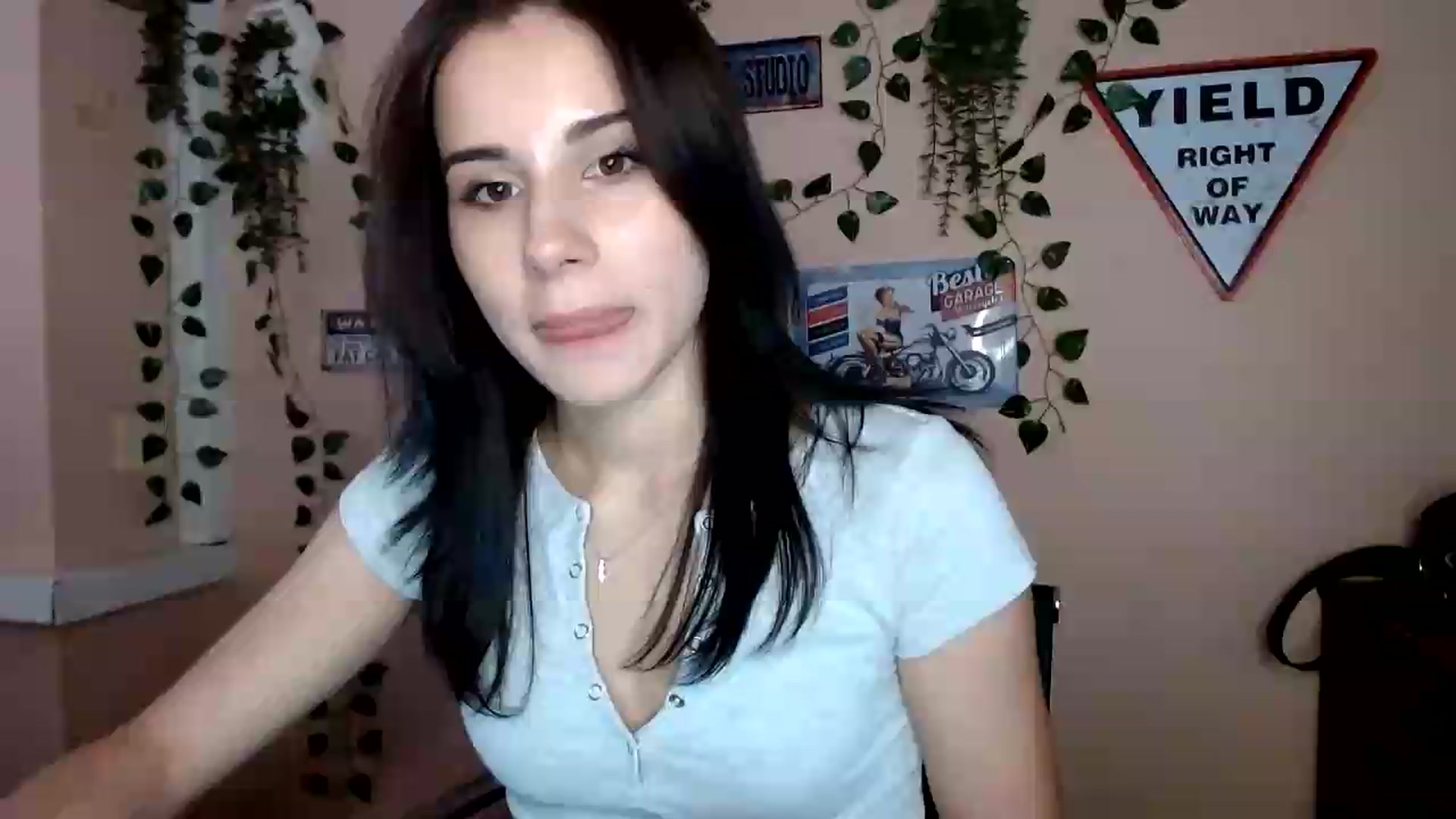 Gallery image thumbnail from Sangria_'s myfreecams stream on, 09/08/2026, 16:52 image 5 of 20