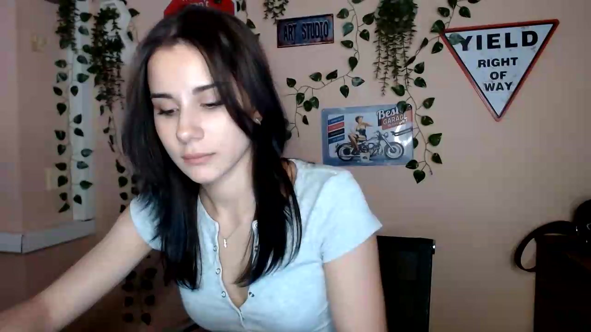 Gallery image thumbnail from Sangria_'s myfreecams stream on, 09/08/2026, 16:52 image 13 of 20
