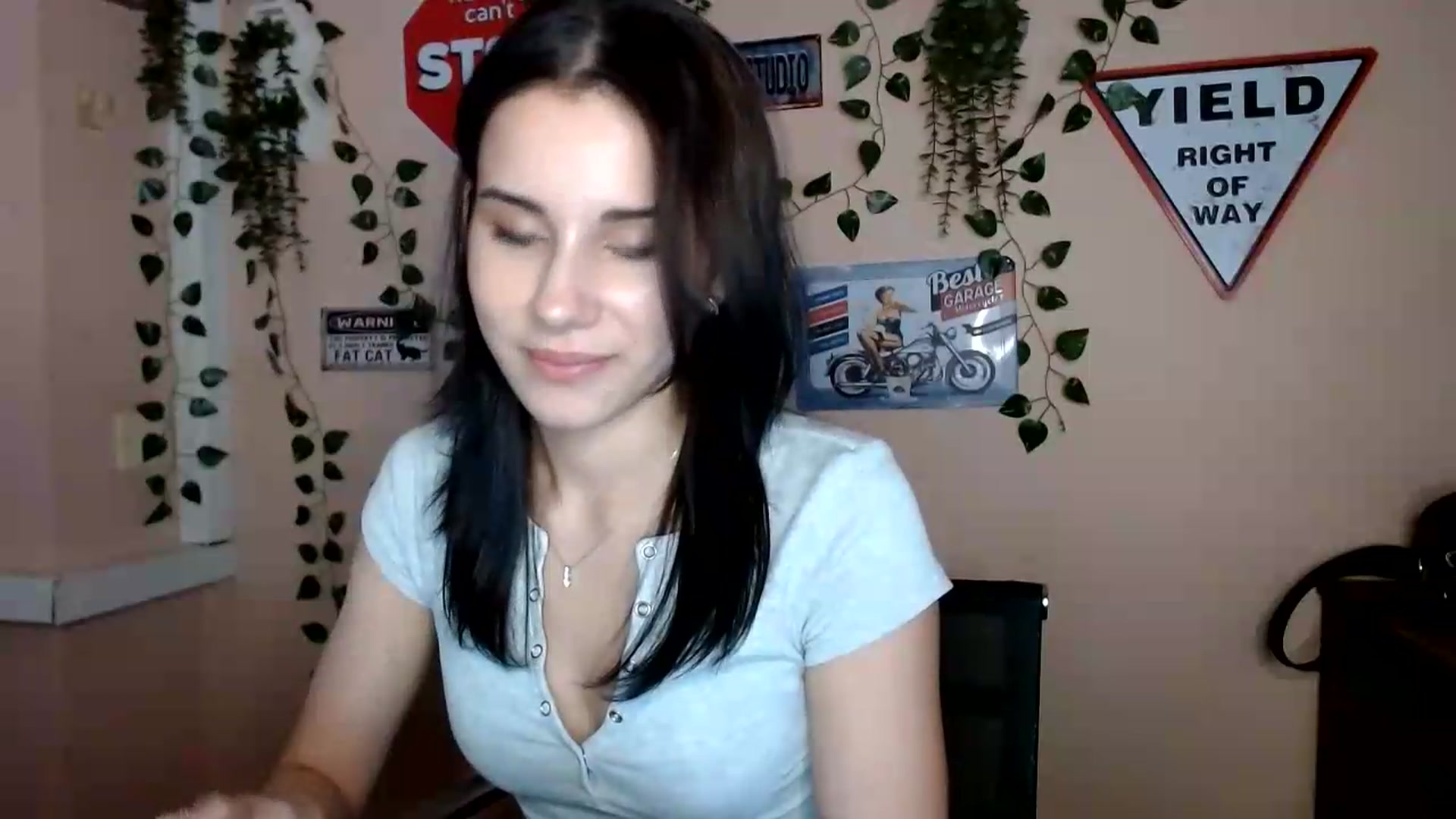Gallery image thumbnail from Sangria_'s myfreecams stream on, 09/08/2026, 16:52 image 15 of 20